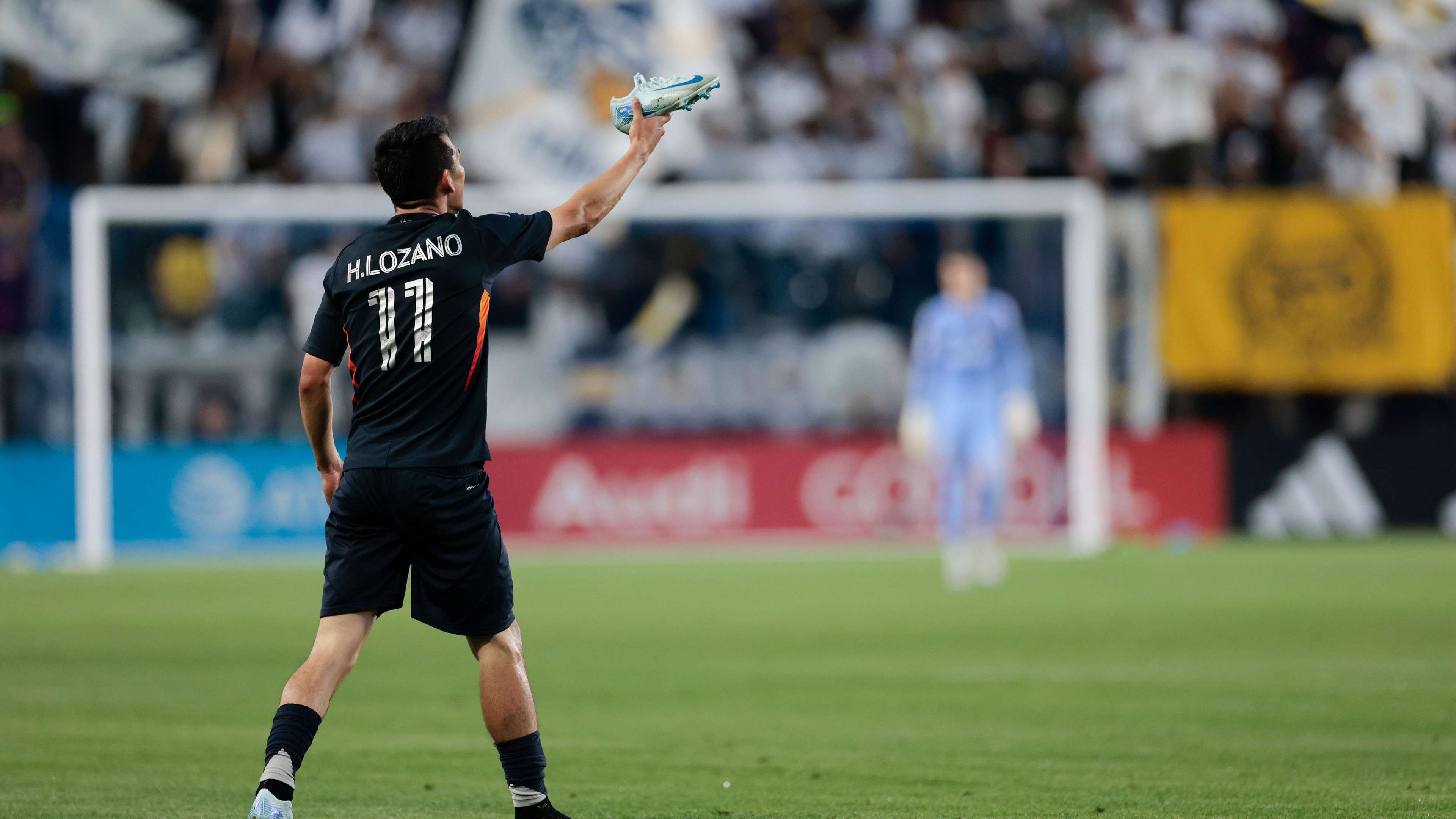 SDFC's Chucky Lozano facing spell out with lower leg injury  