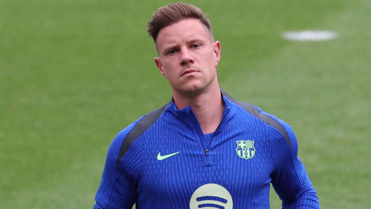 Boost for Barca! Ter Stegen back in training after knee surgery  