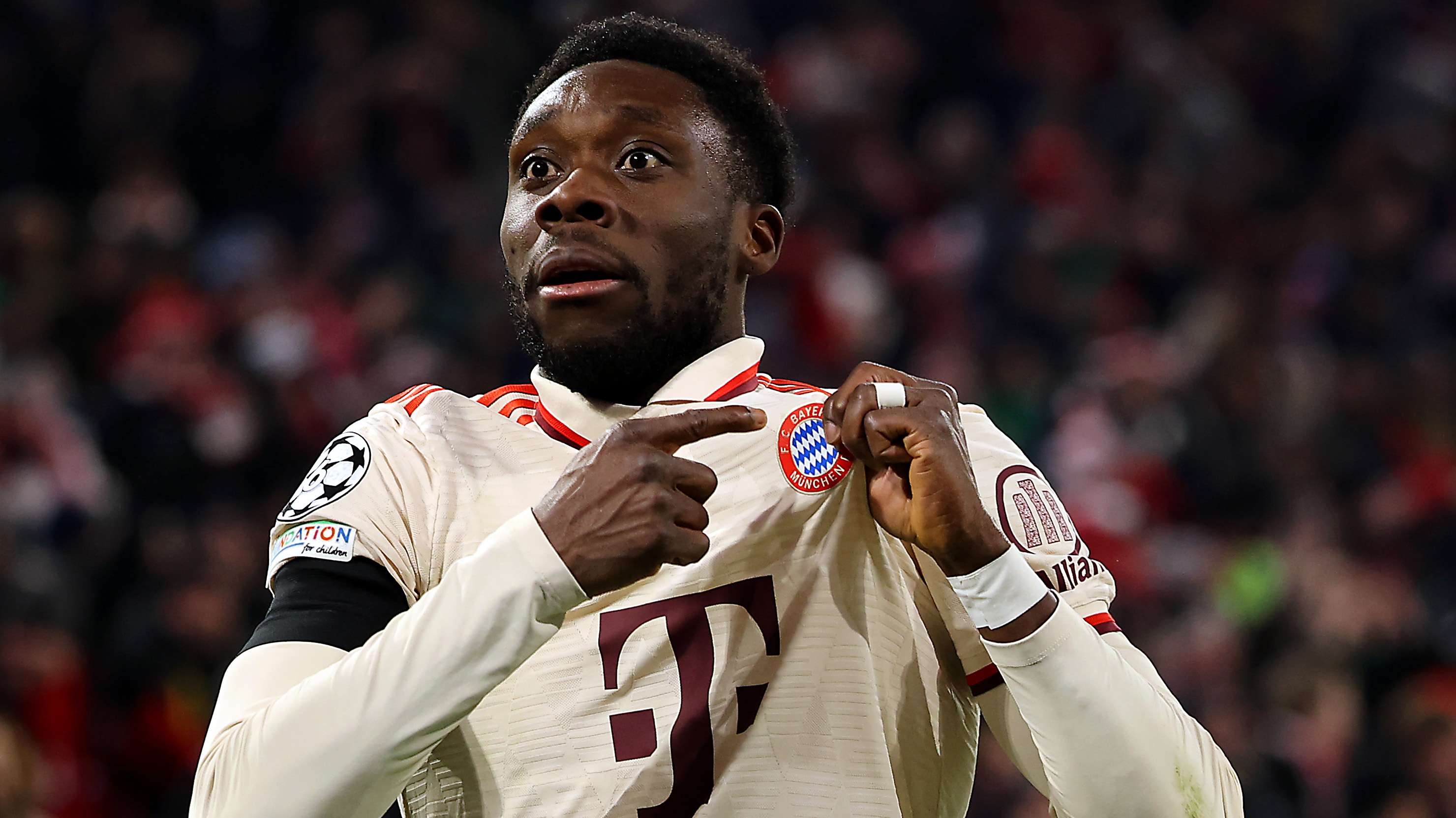 How much does Alphonso Davies earn at Bayern Munich?  