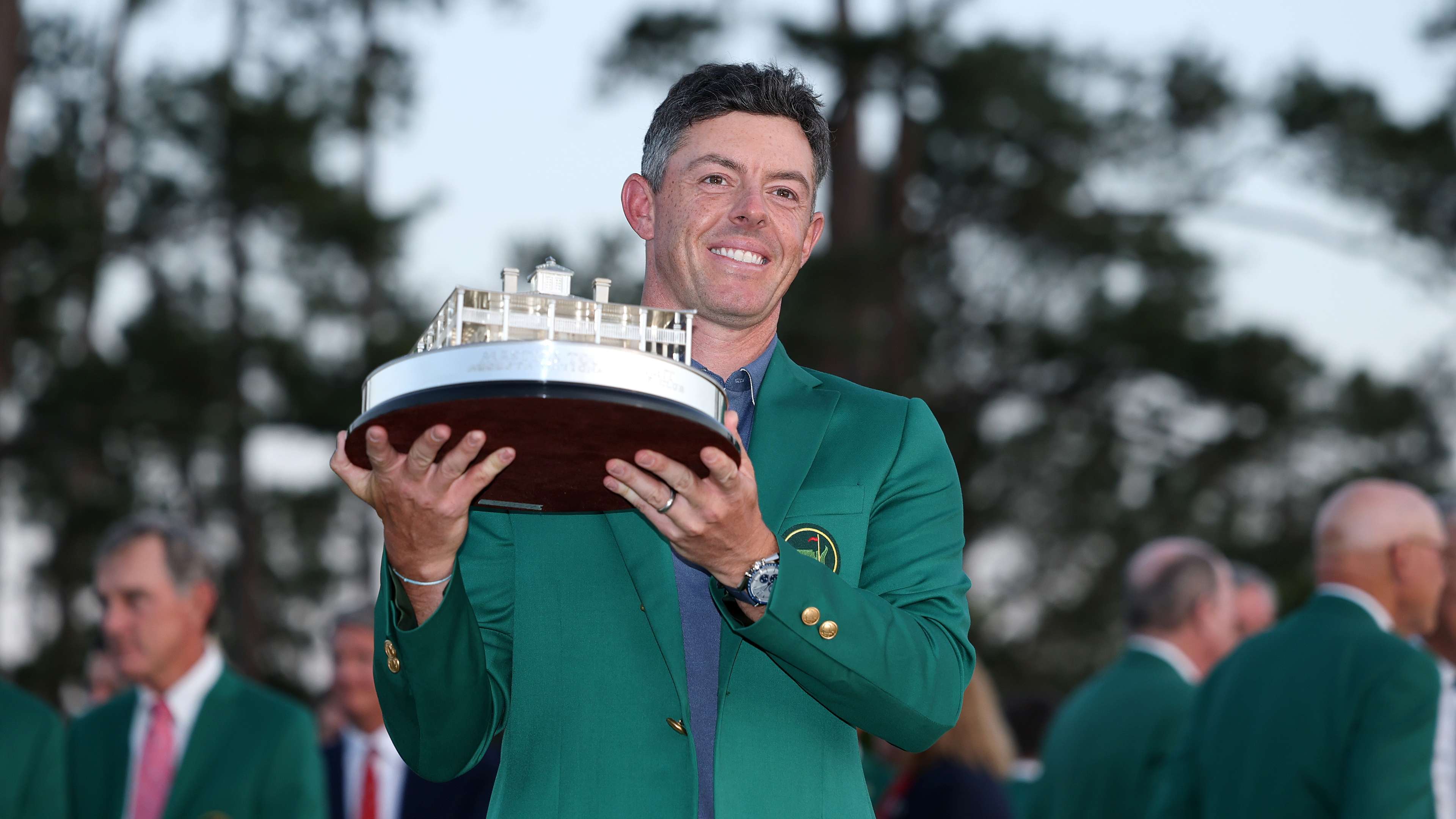 Amorim invites McIlroy to bring Masters trophy to Old Trafford  
