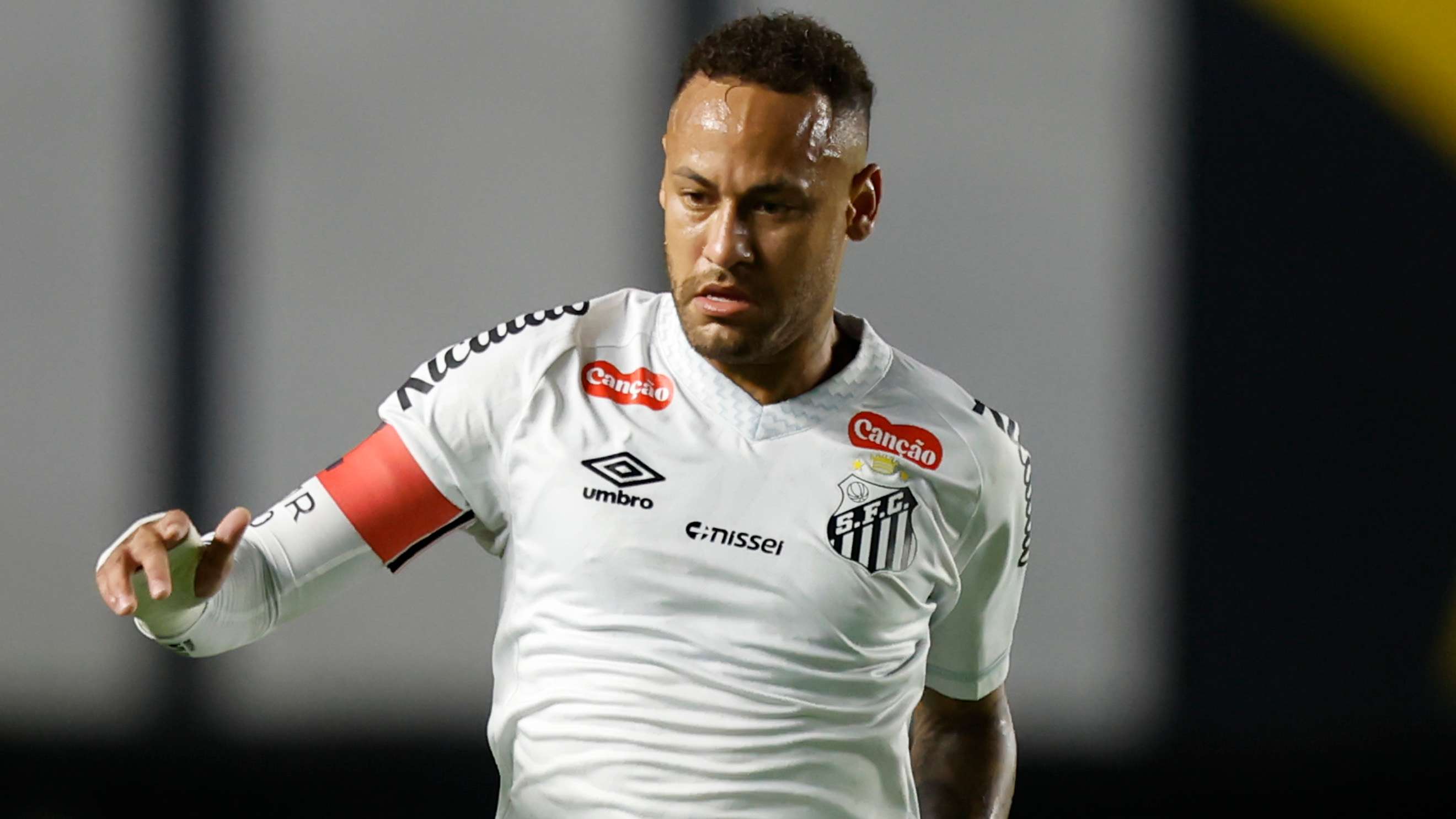 Neymar forced off after 34 minutes for Santos with new injury  
