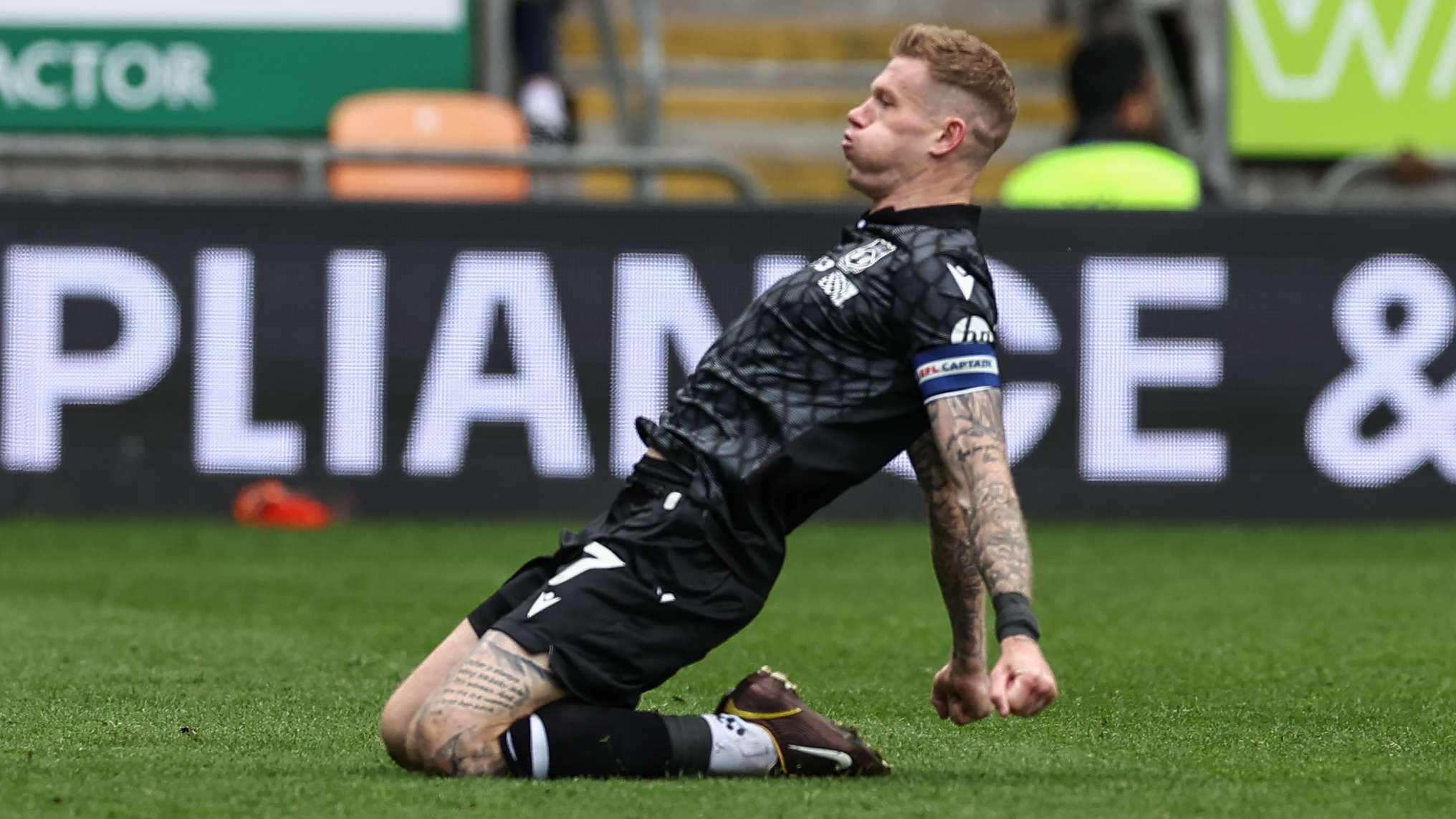 McClean & Rathbone fire Wrexham into automatic promotion spots  