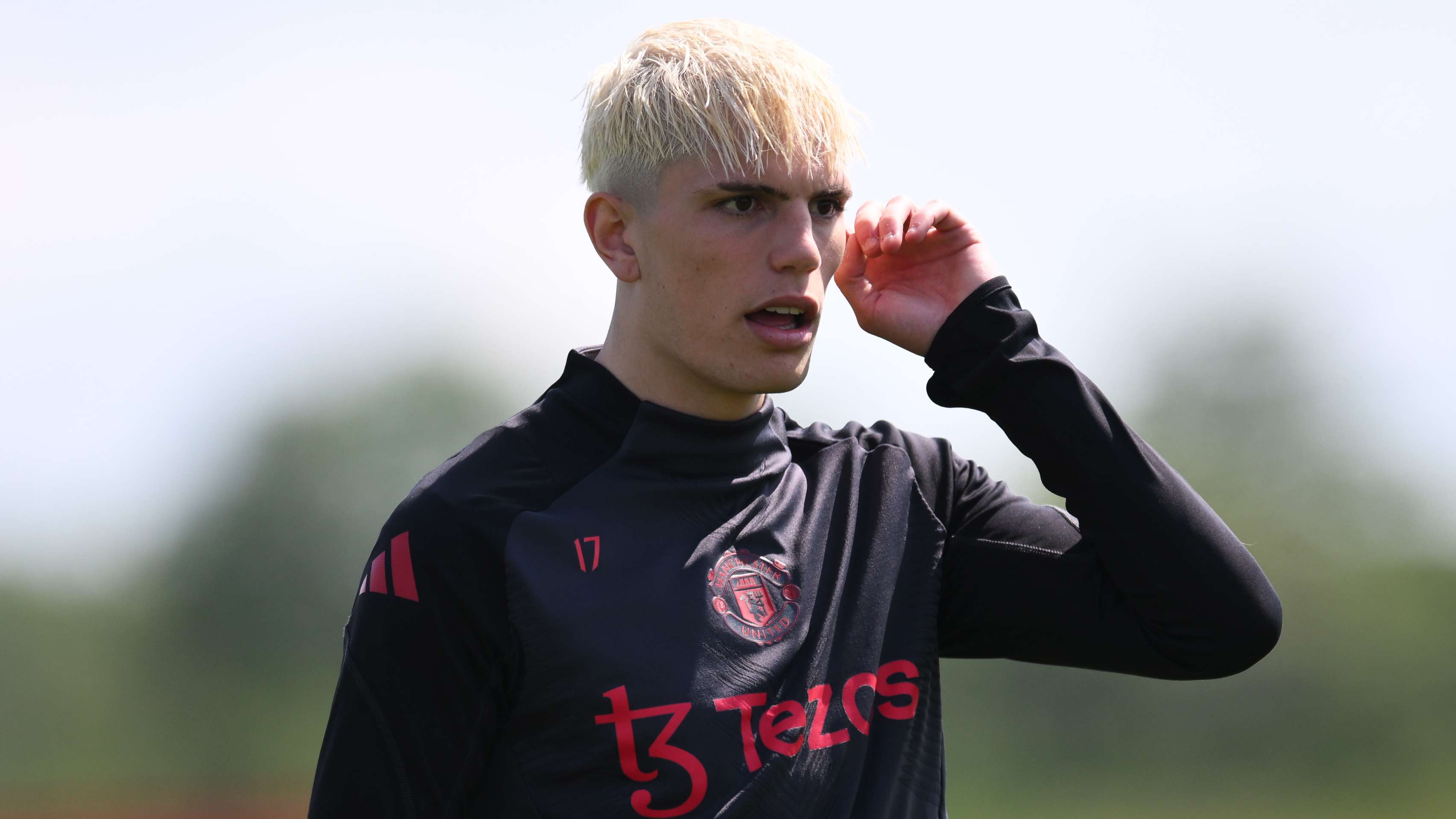 Garnacho accused of 'trying to be like Yamal' over new haircut  