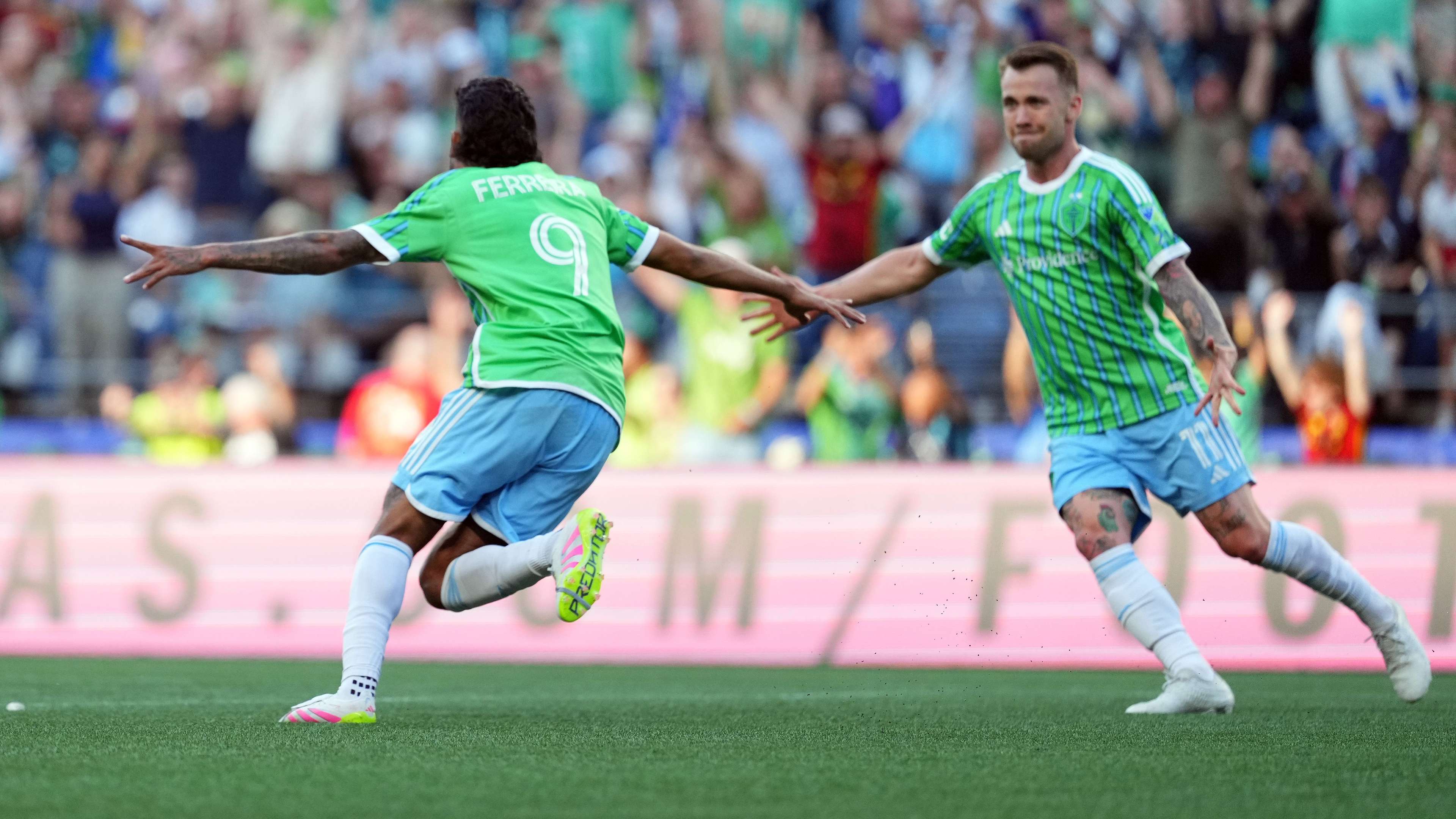 WATCH: USMNT's Ferreira scores first goal for Sounders  