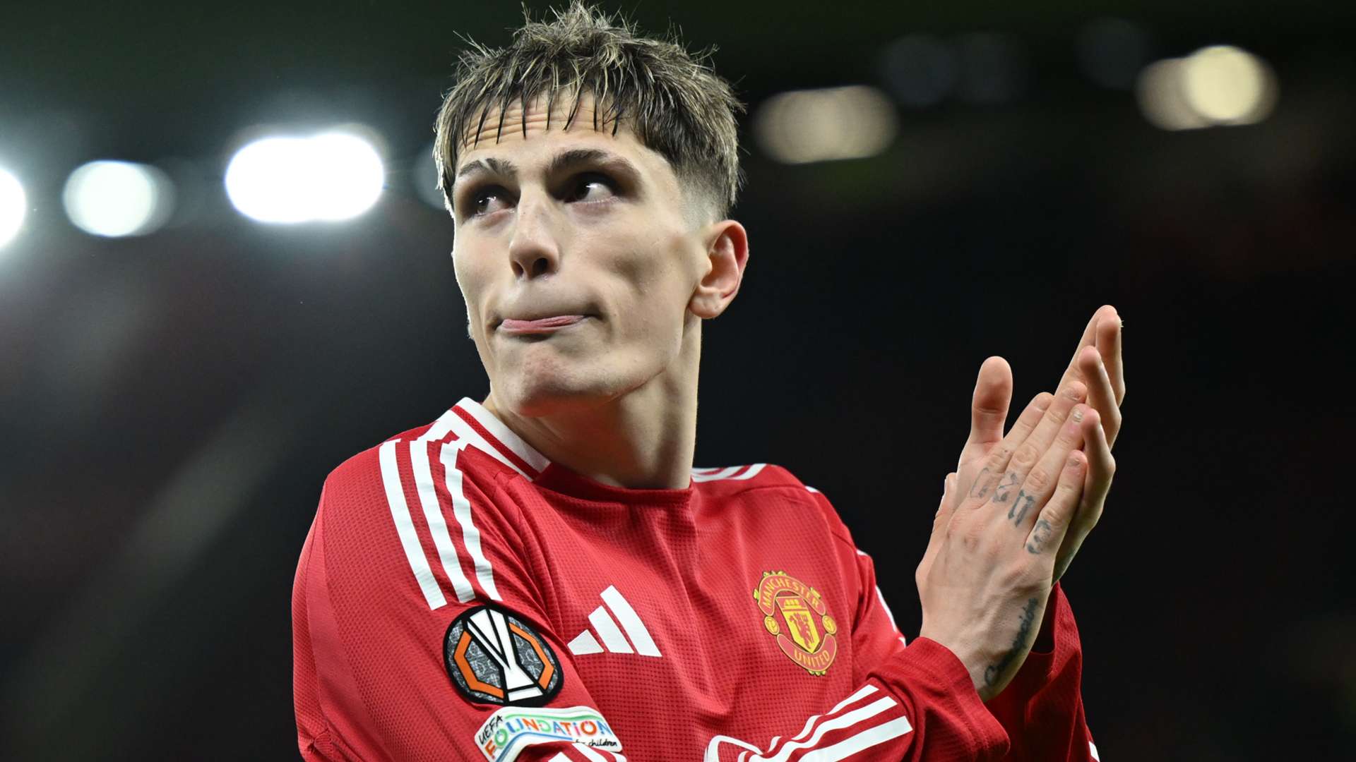 Garnacho drops Man Utd exit hint in video with Ronaldo message  