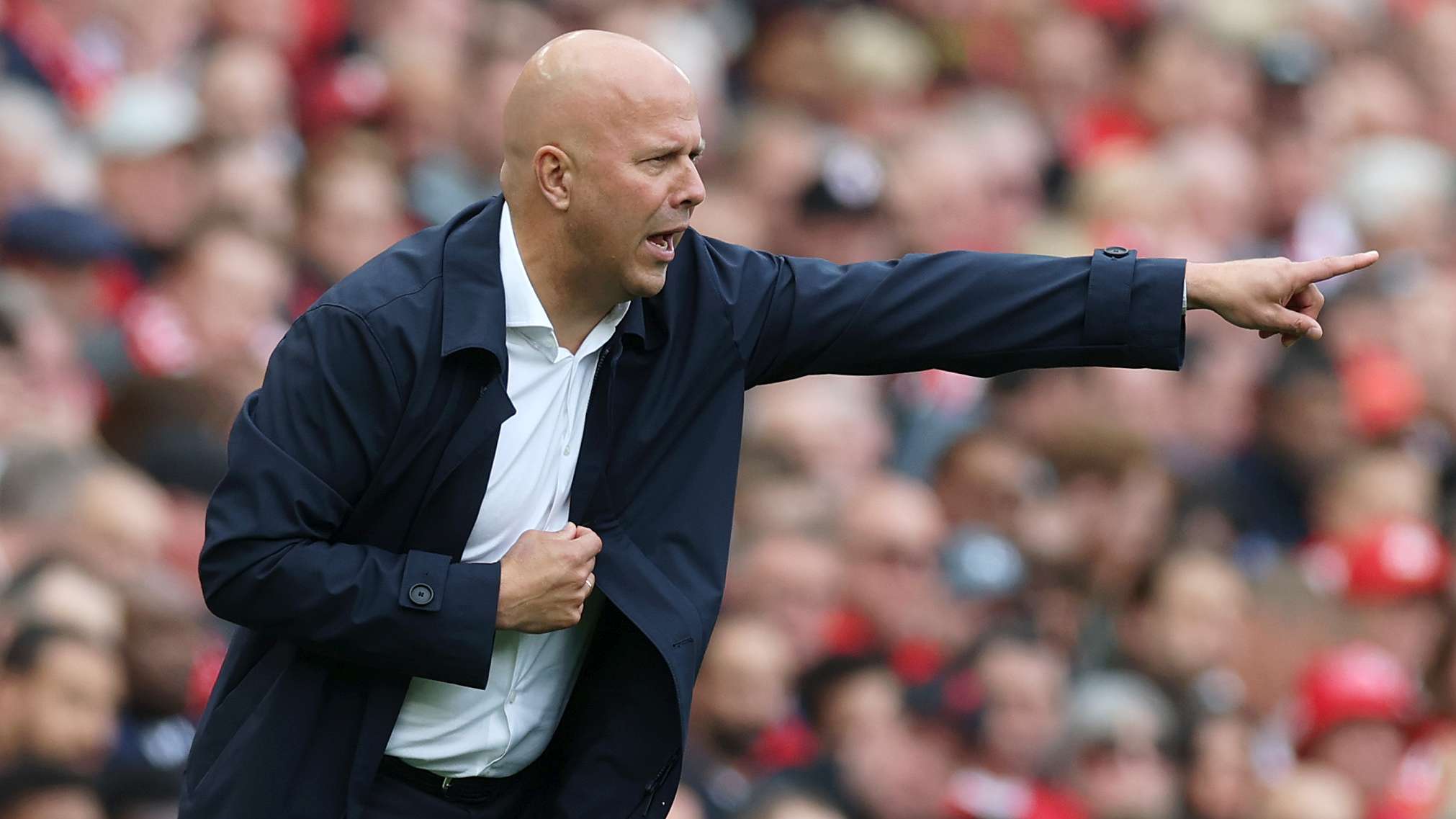 Slot adds Barcelona legend to coaching staff after Heitinga exit  
