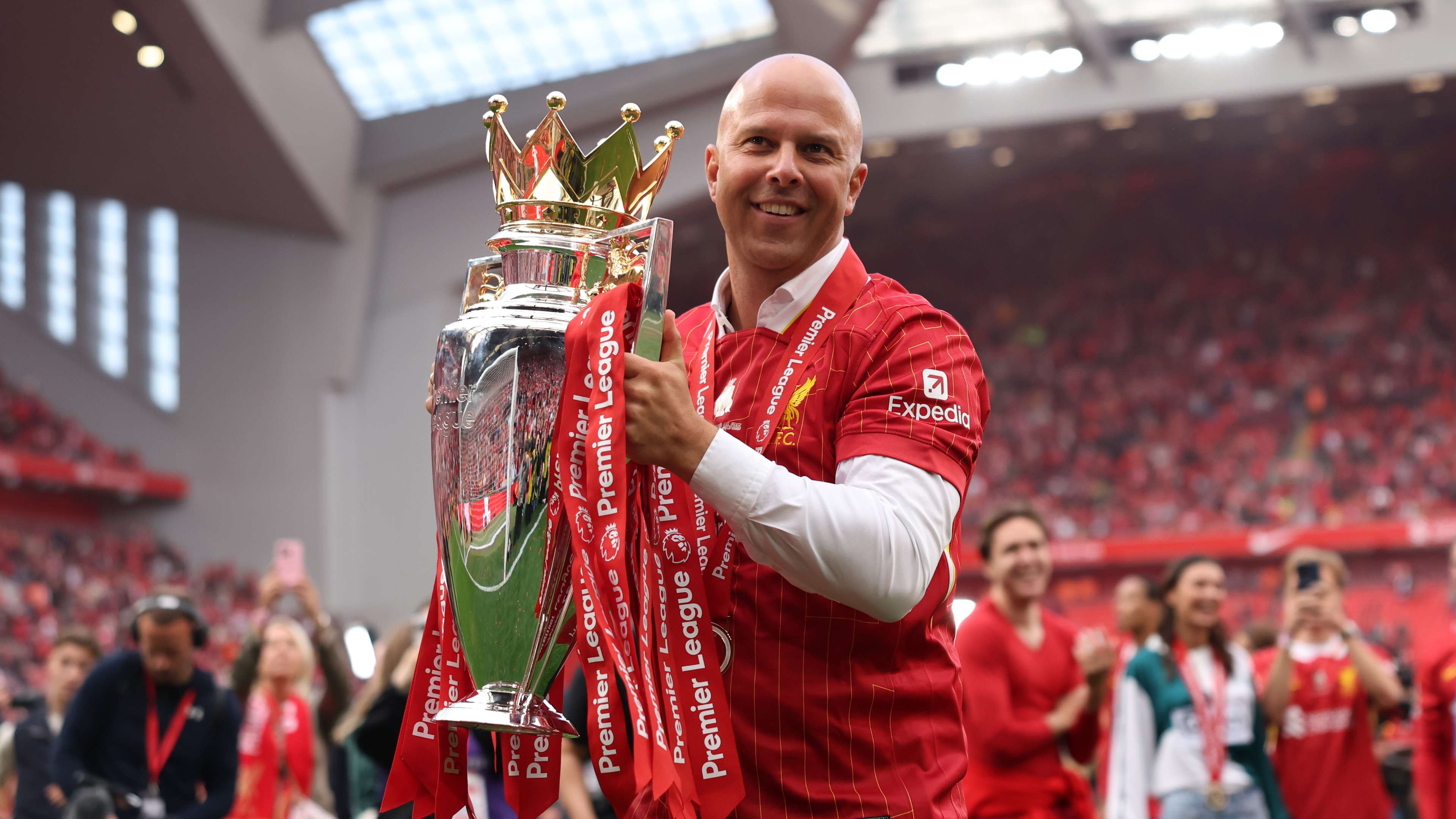 Liverpool want Bundesliga centre-back but face competition  