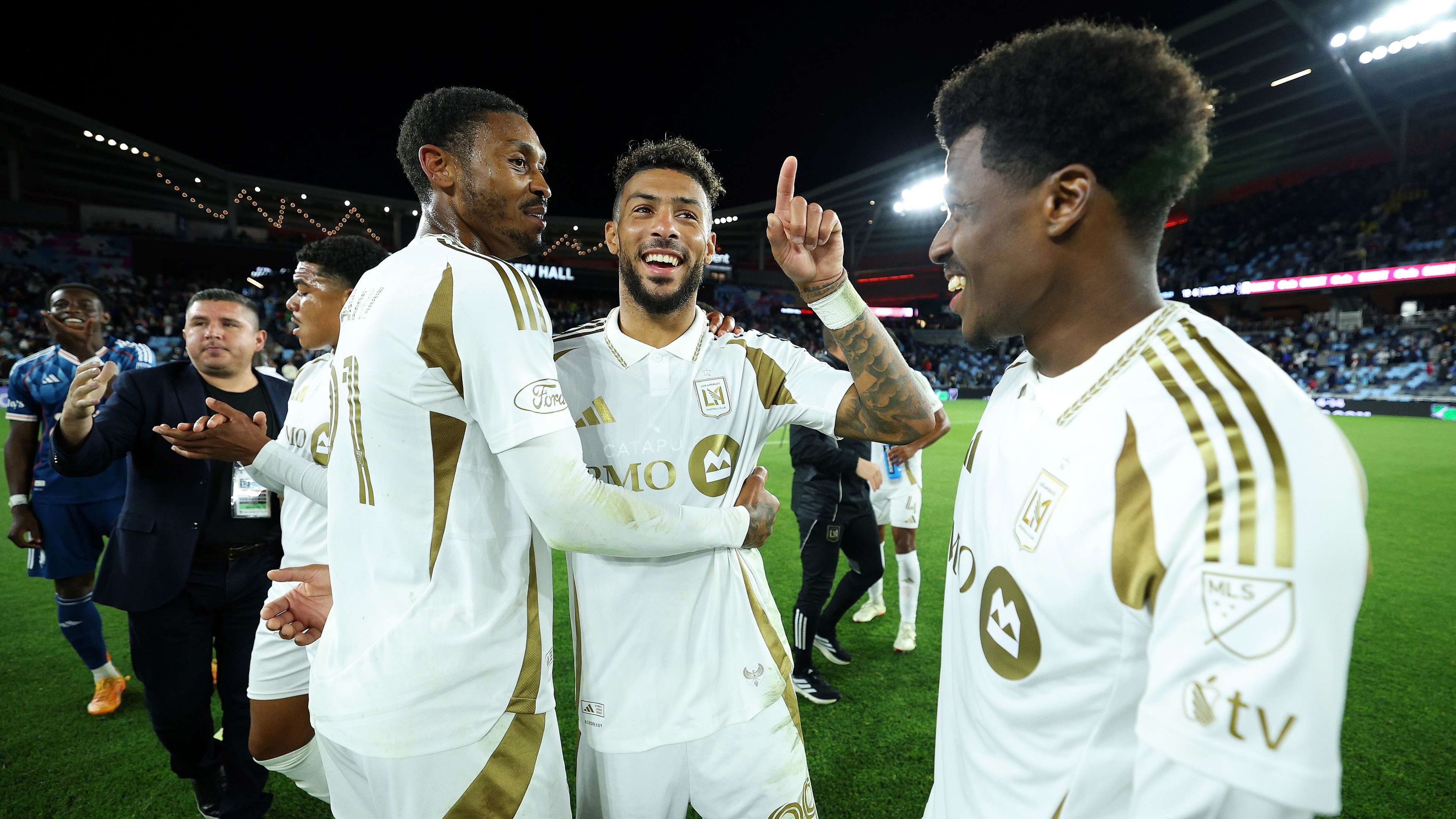 'Whatever has to happen will happen' - Bouanga on América links  