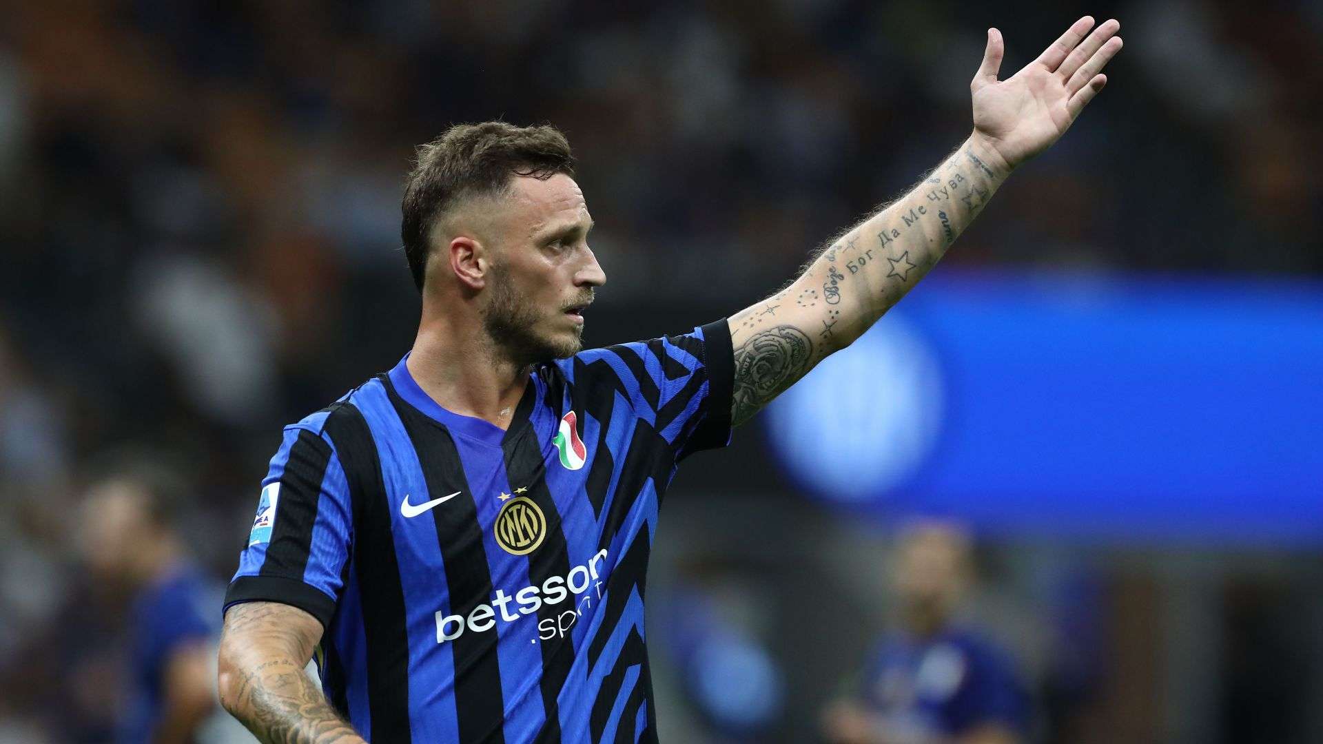 Arnautovic in talks over surprise return home  