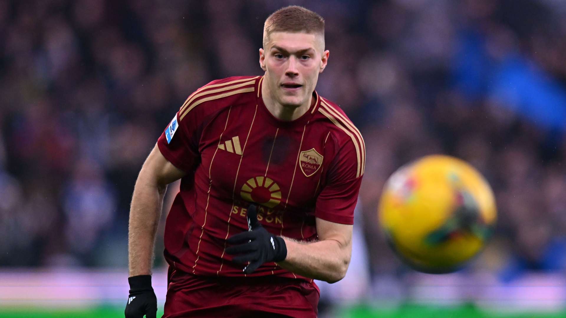 Leeds plan to launch bid for Roma striker  