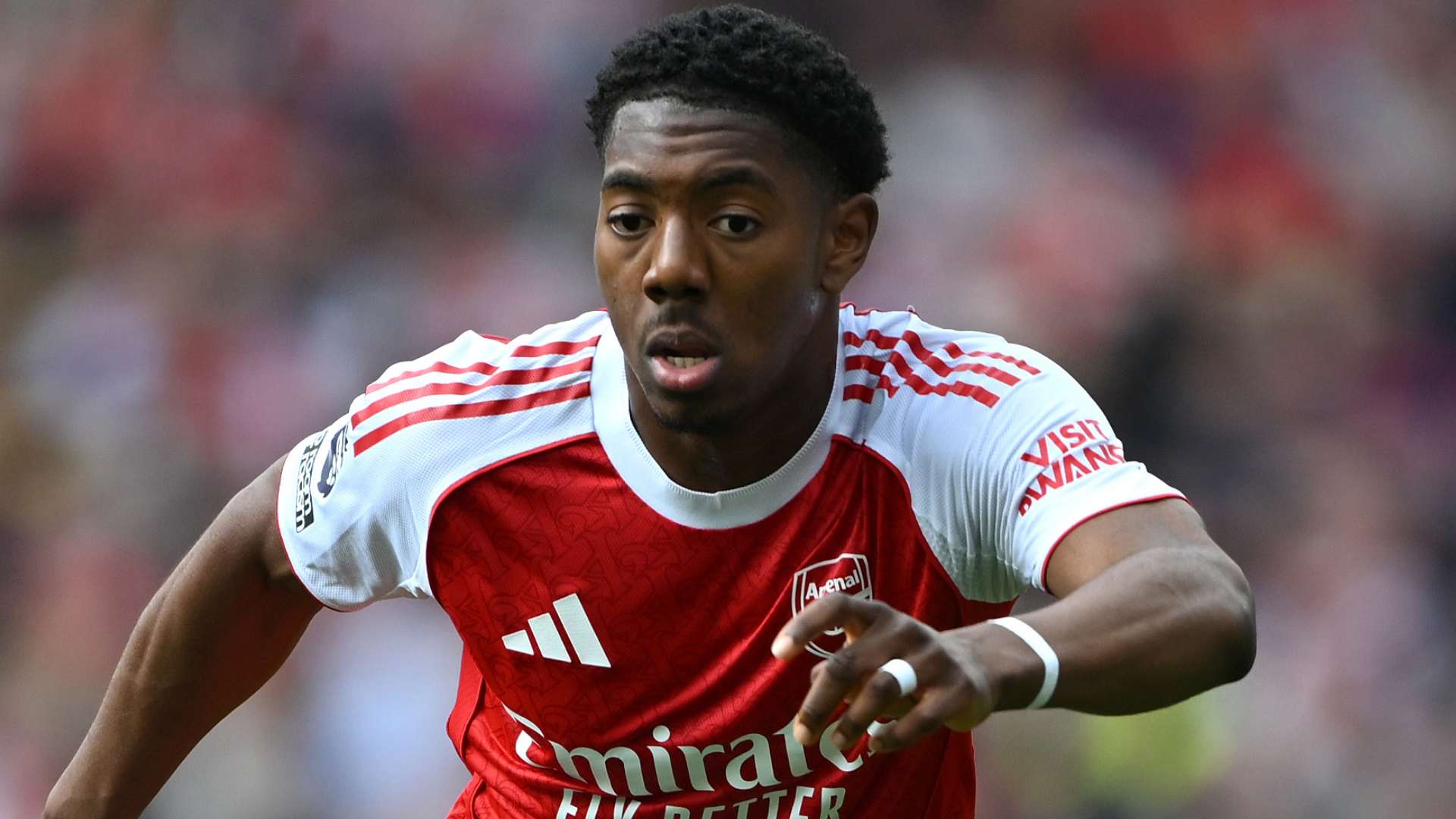 England legend labels Lewis-Skelly as best left-back in PL  