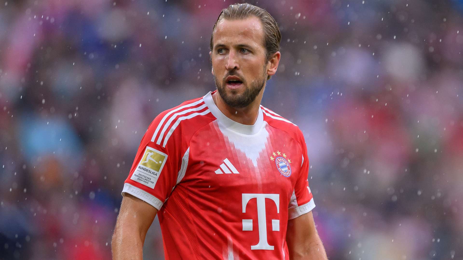 Ice cold! Why Kane does not wear long sleeves & gloves  