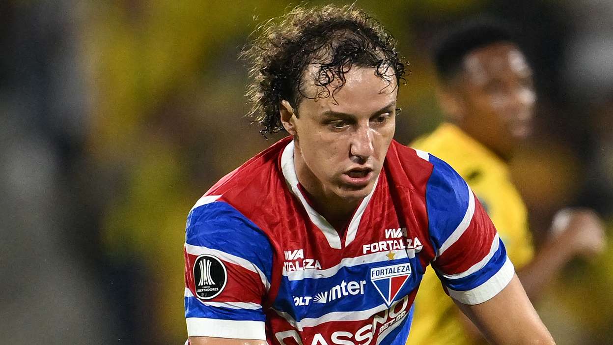 Ex-Chelsea star Luiz makes shock return to European football at 38  