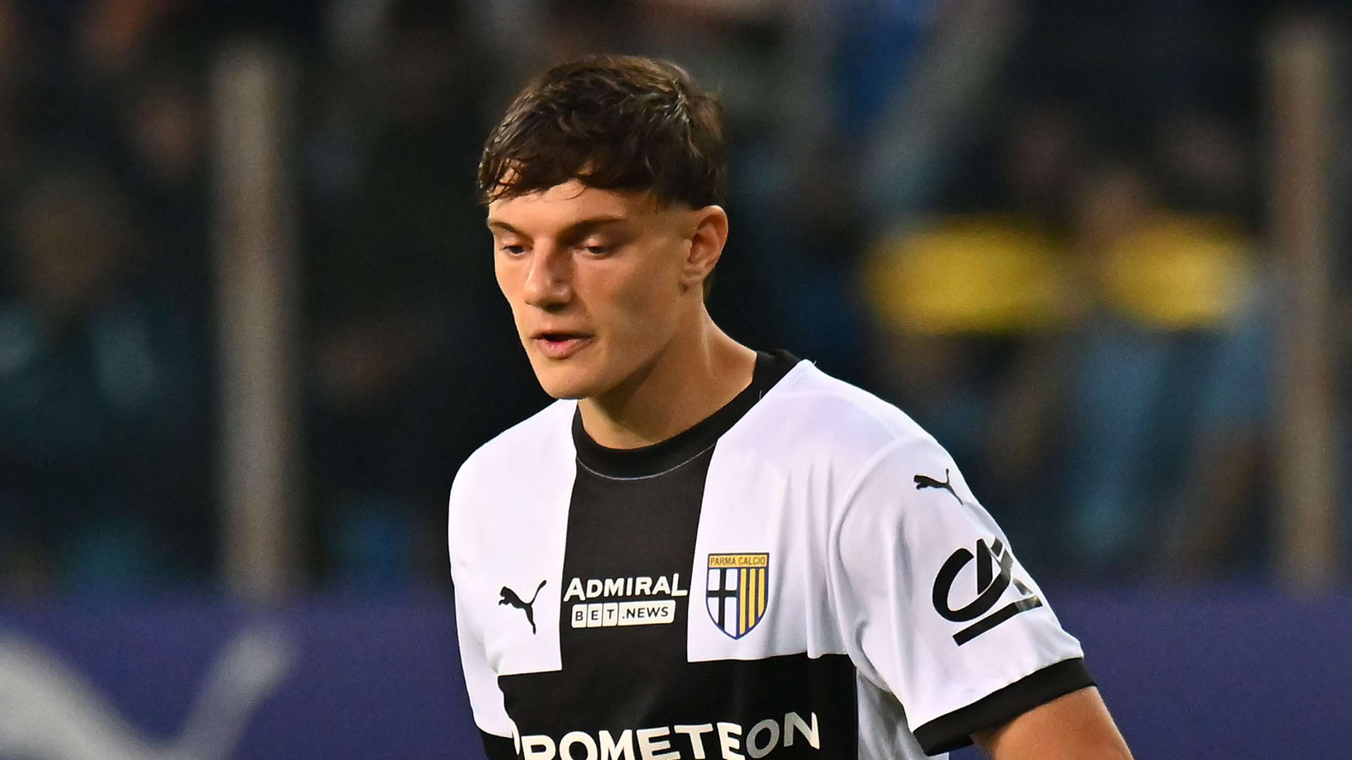 Liverpool in talks with Van Dijk-loving Parma defender  