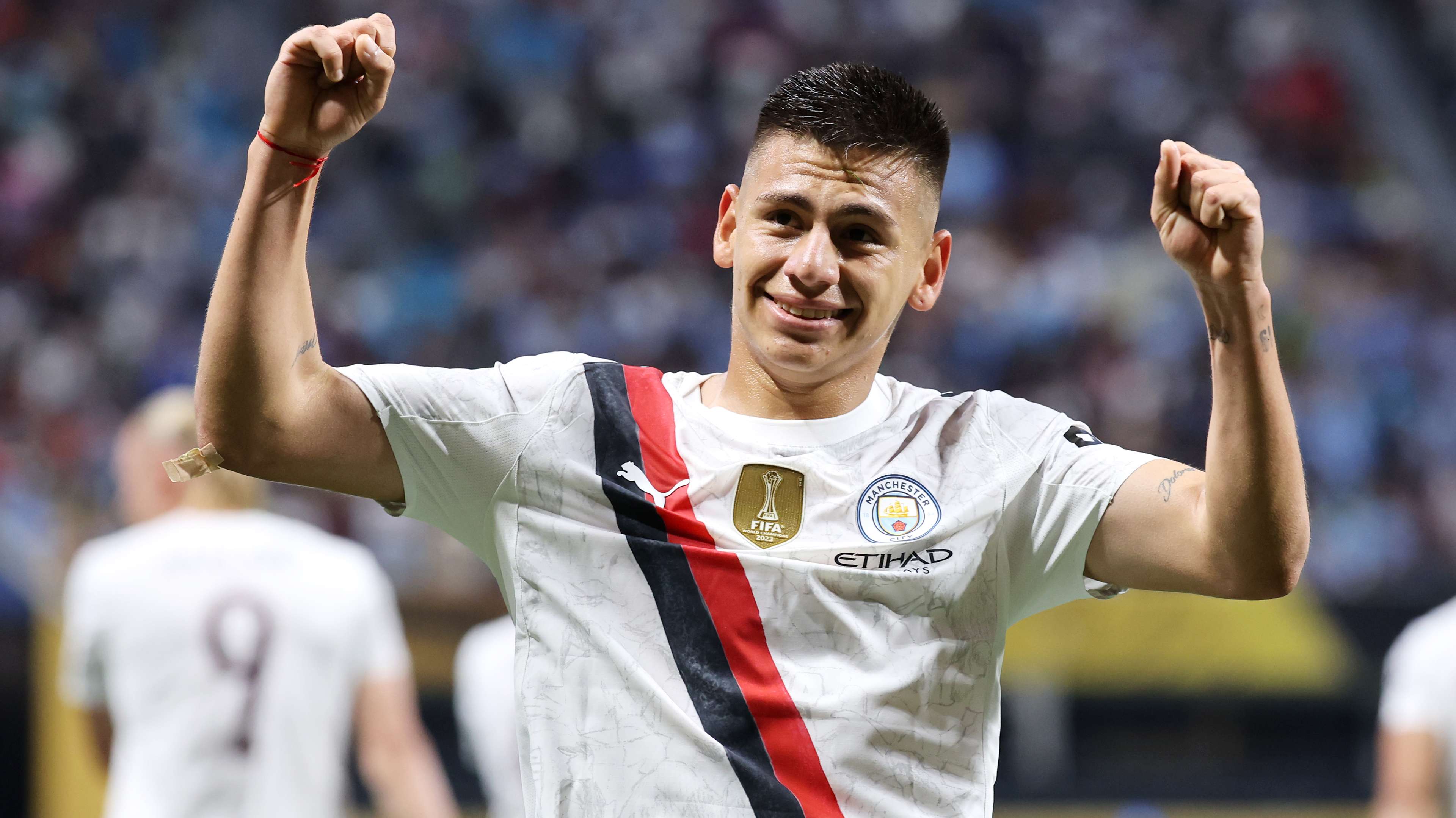 Echeverri completes Bayer Leverkusen loan from Man City  