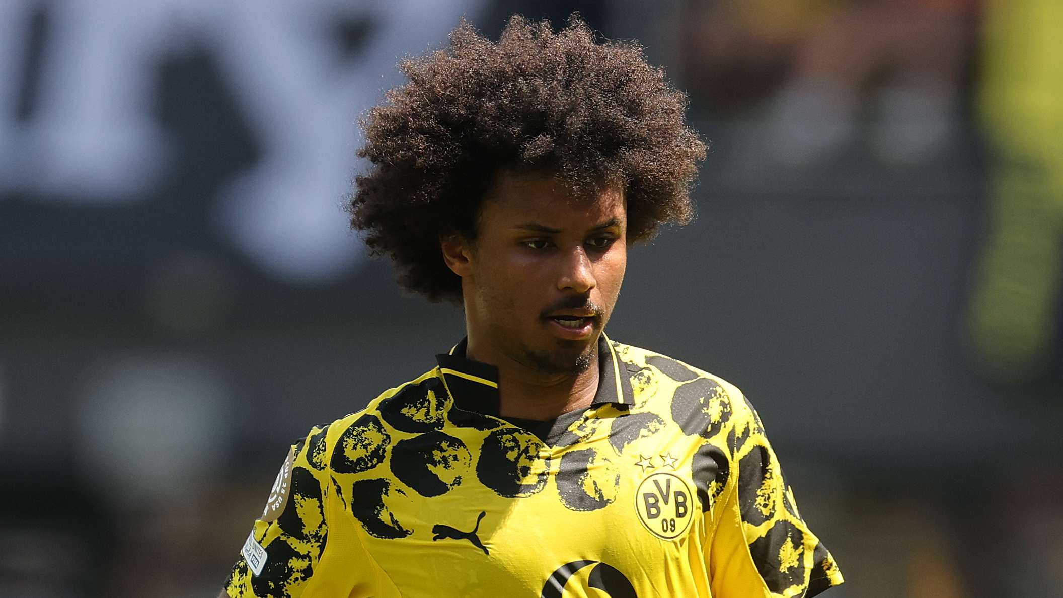 Adeyemi joins CR7 & Yamal! BVB star switches to Mendes' agency  