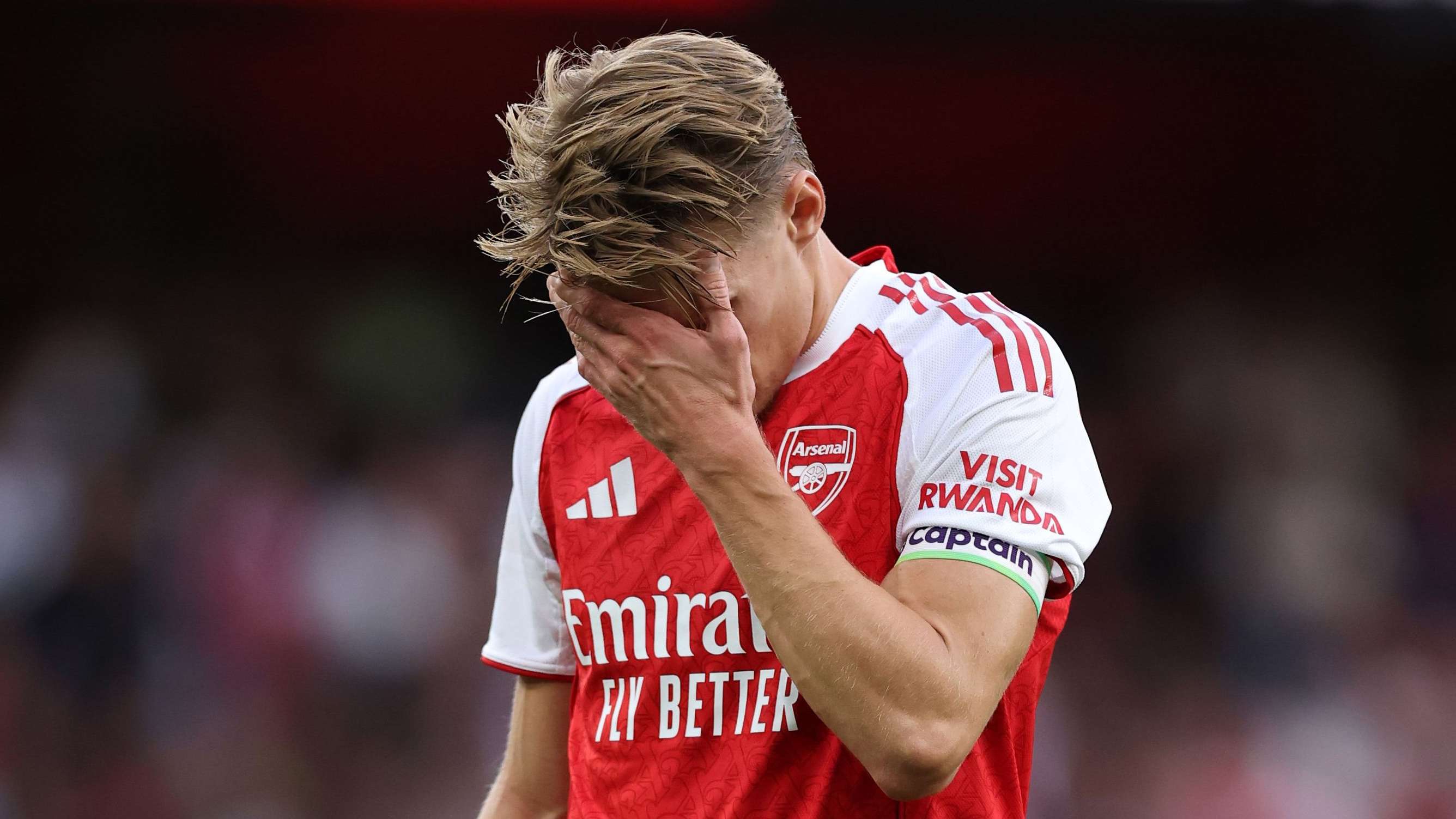 Odegaard injured?! Arsenal captain is withdrawn against Leeds  
