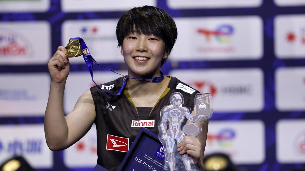 Japan’s Yamaguchi cruises to third badminton world title  