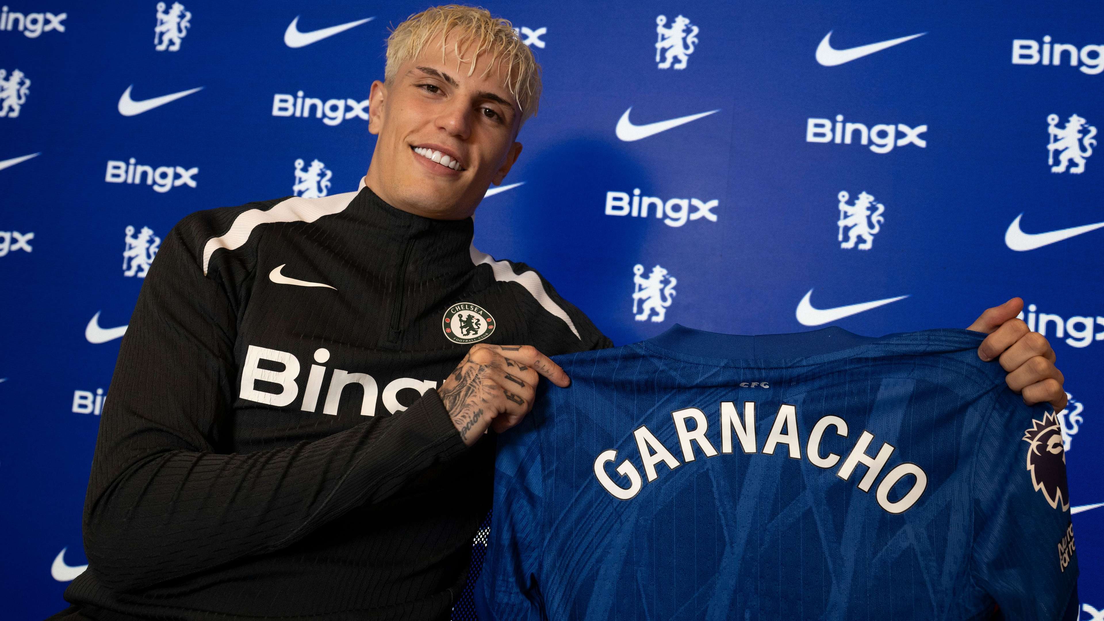 📽️ | Garnacho left exhausted by first Chelsea training session  