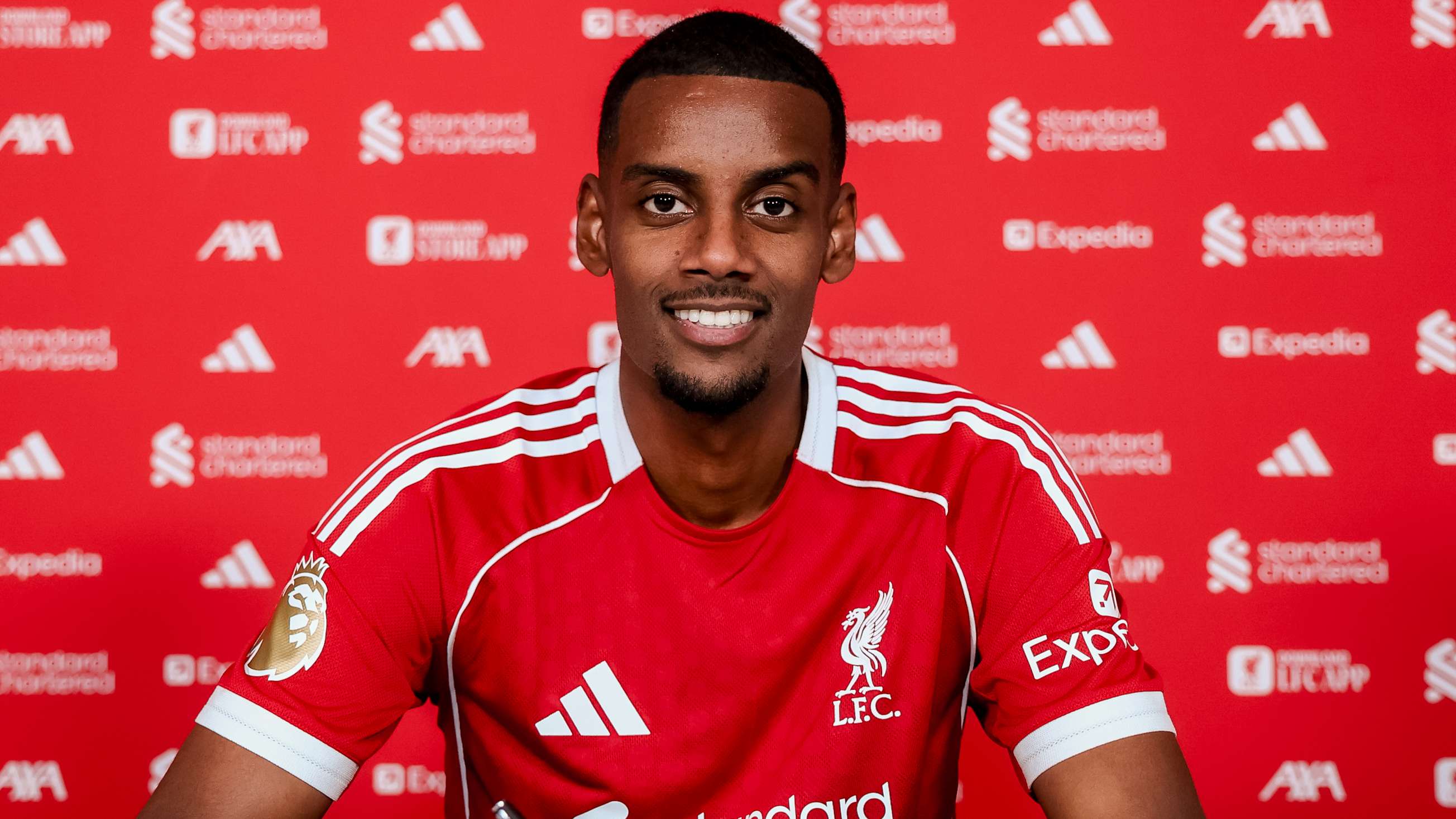 Isak’s agent takes brutal swipe at Newcastle after Liverpool switch  