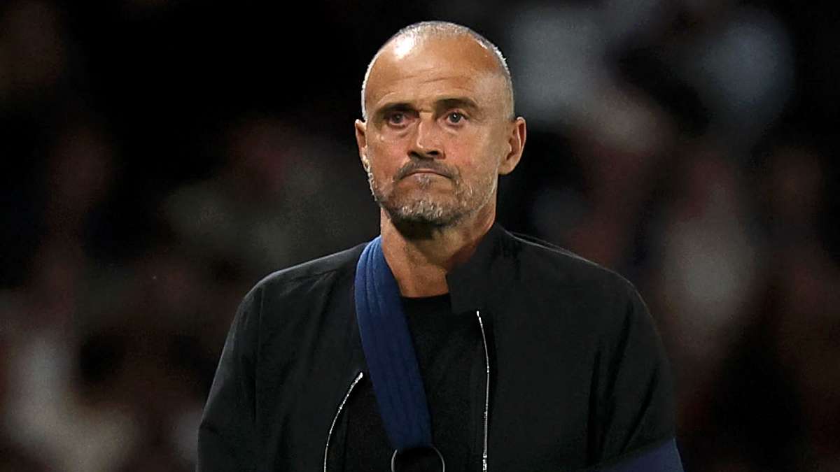 'I won't play with fire!' - PSG boss to ditch rugby-inspired routine  