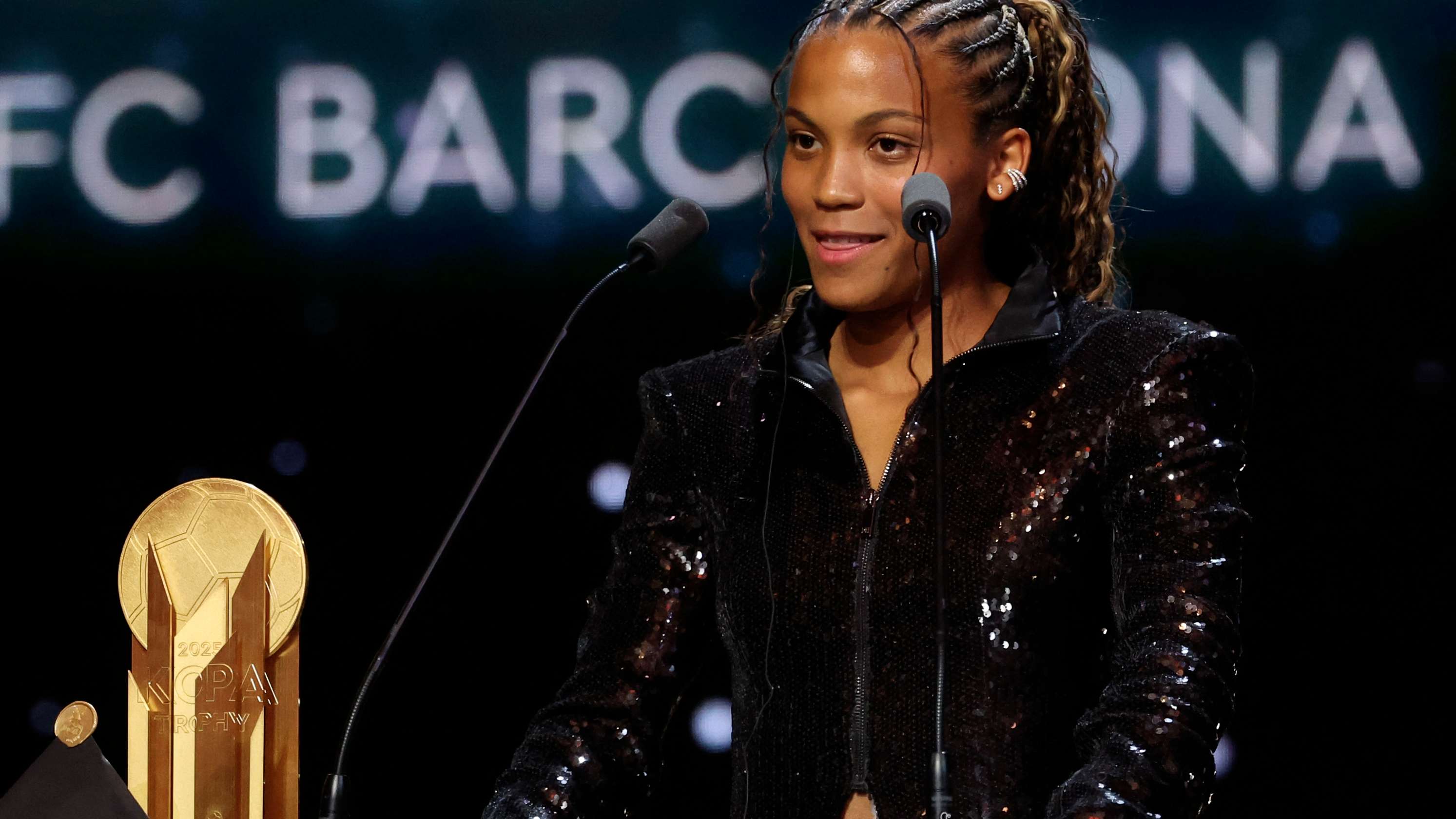 Barcelona star Vicky Lopez wins 2025 Women's Kopa Trophy  