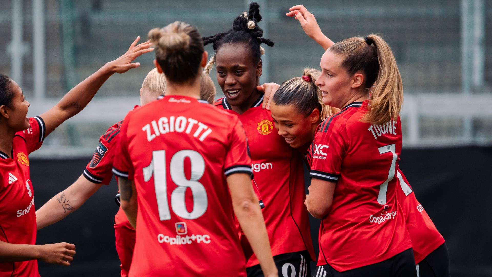 Malard unstoppable as Man Utd bounce back in style  
