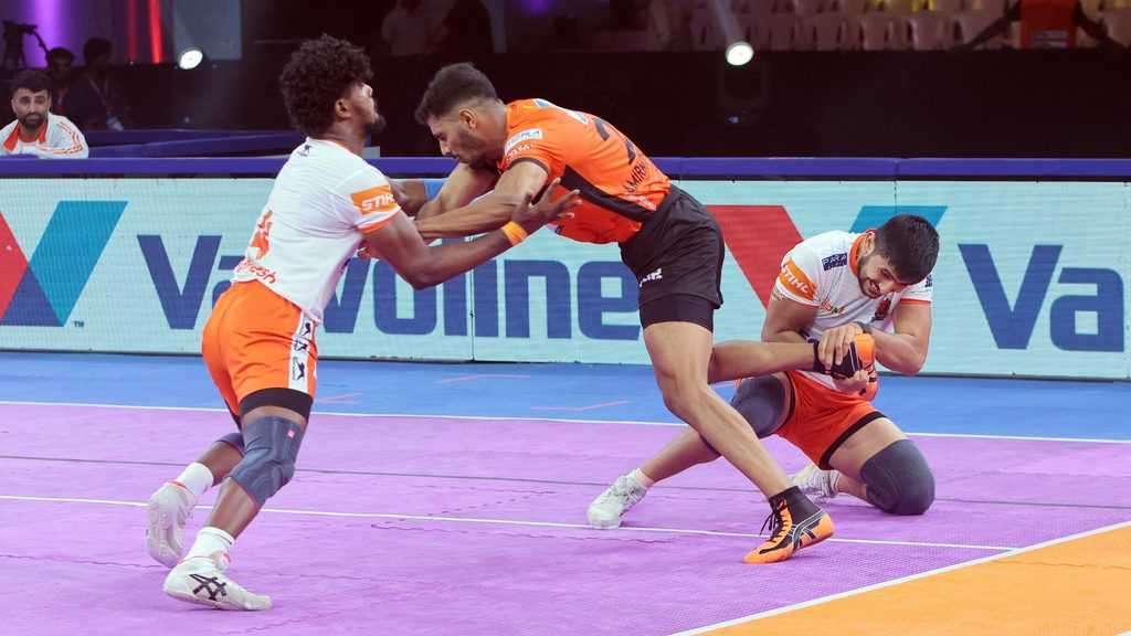 Puneri Paltan rise to the top with defensive masterclass to dismantle U Mumba in Maharashtra Derby  