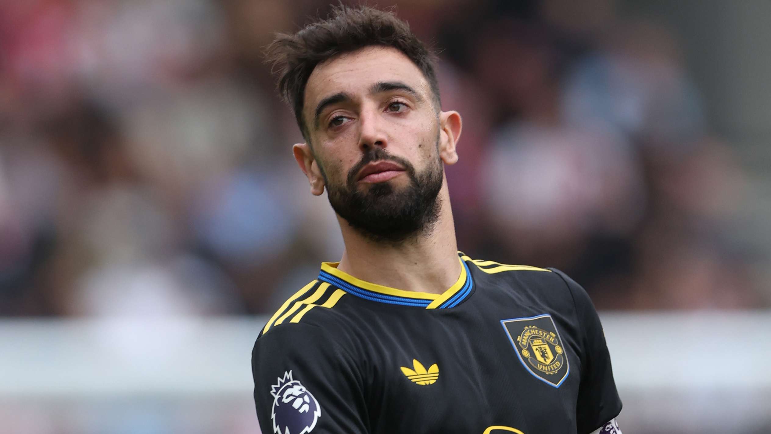 Man Utd set for huge Fernandes transfer decision in January  