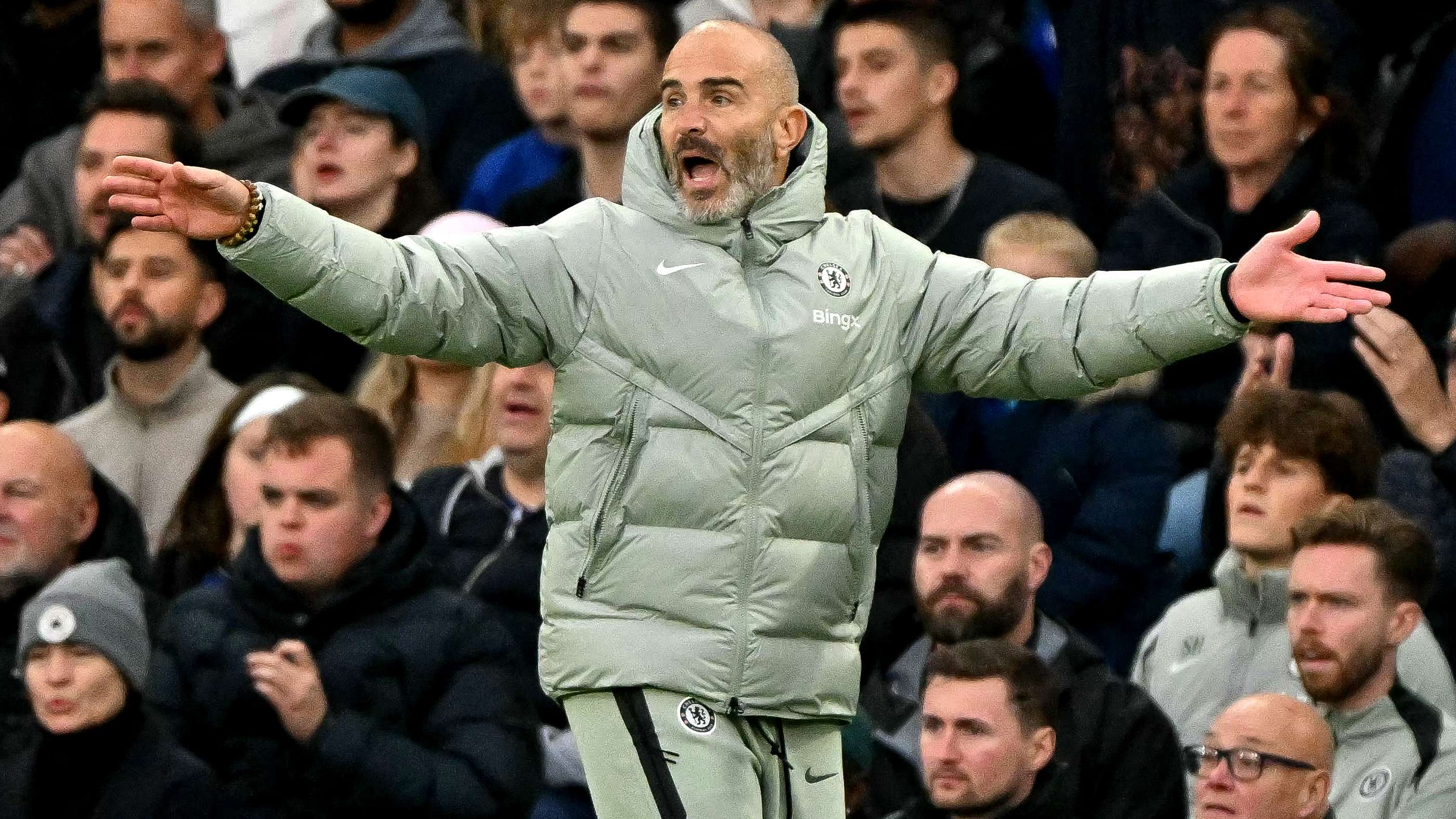 Chelsea boss Maresca punished for Mourinho-esque touchline sprint  