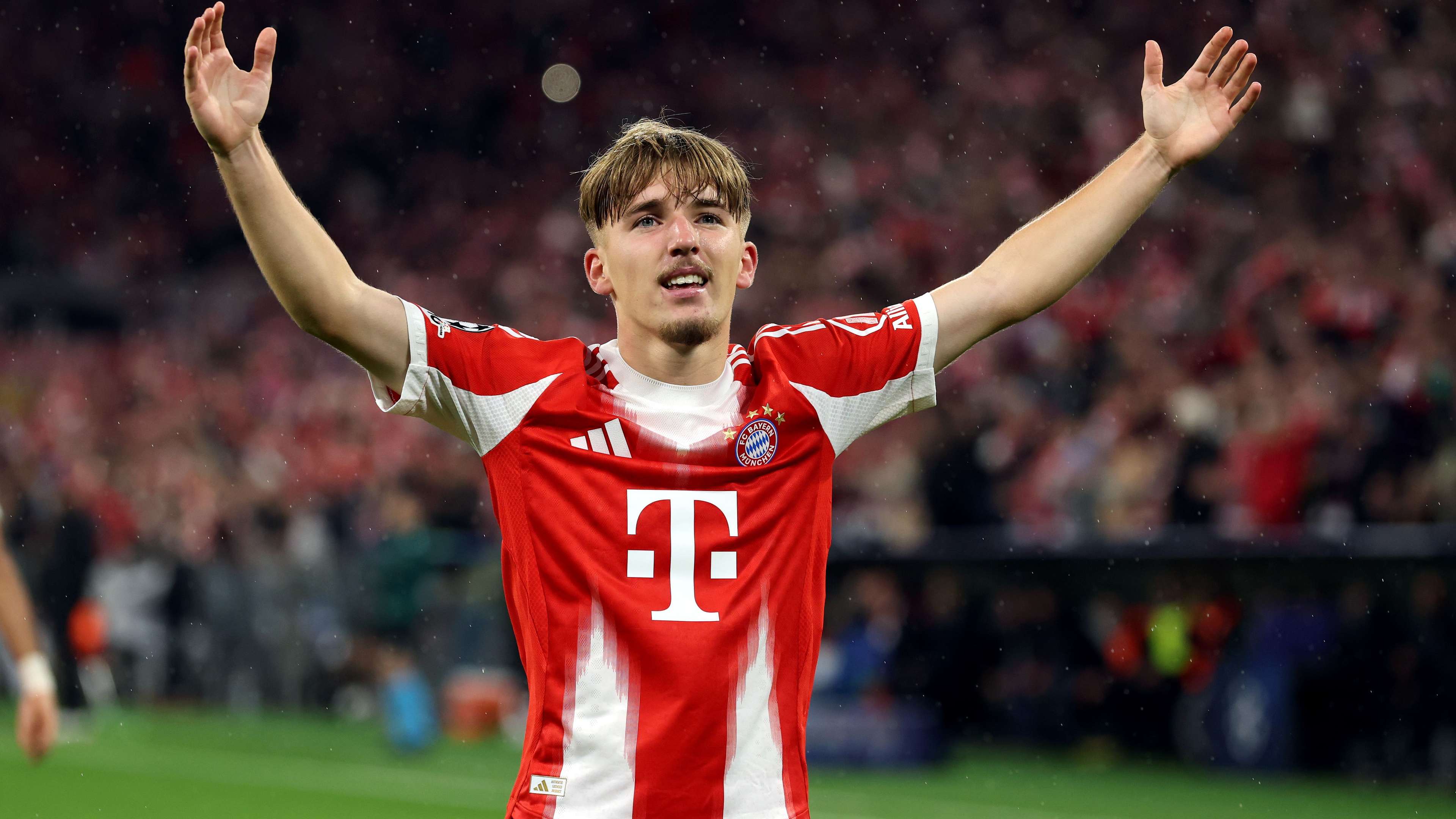 Kompany tries to calm 'hype' around Bayern star Karl  