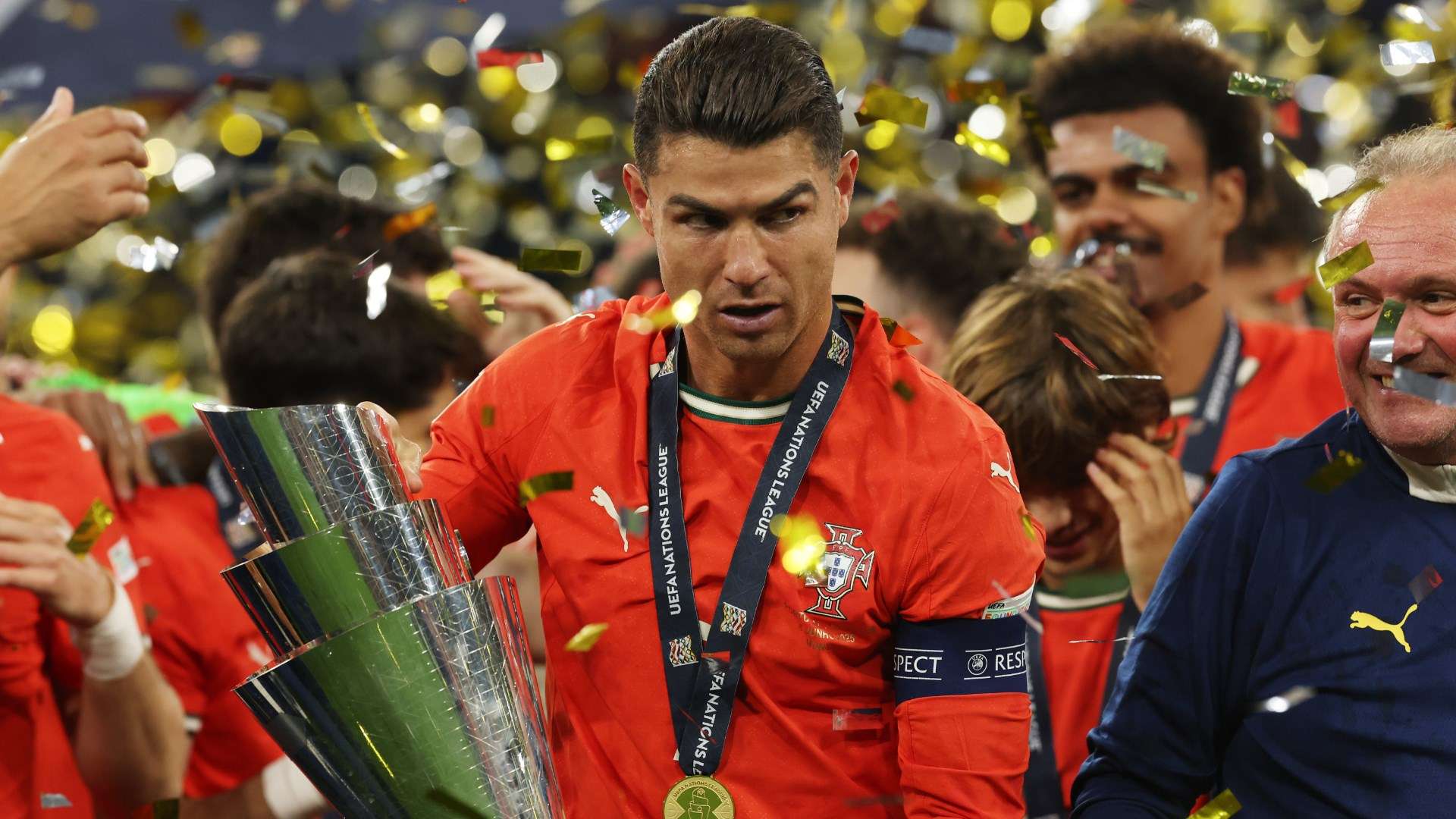 Martinez passionately defends Ronaldo's place in Portugal team  