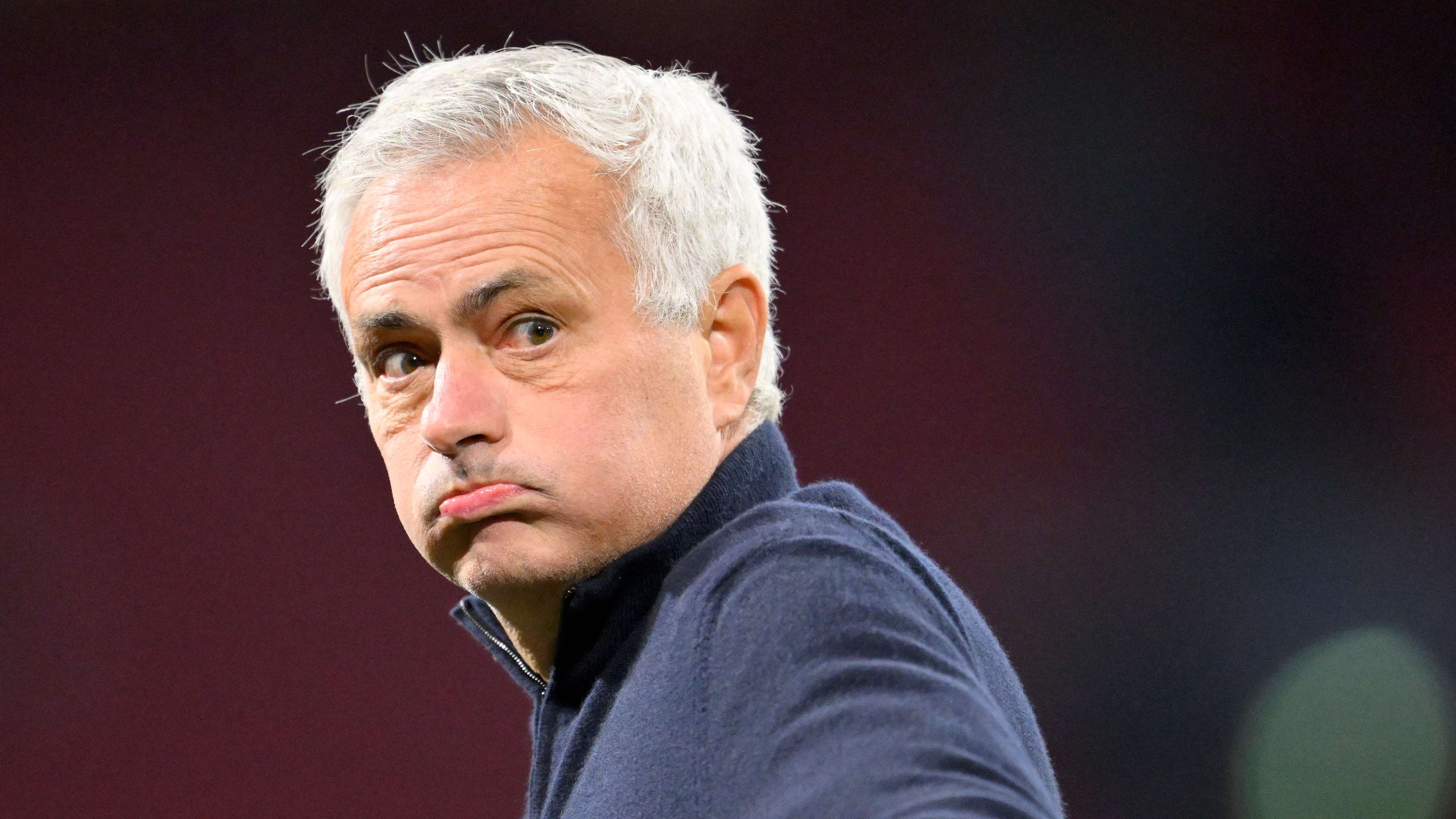 Mourinho 'buried by envy' as Napoli boss slams 'nasty' critics  