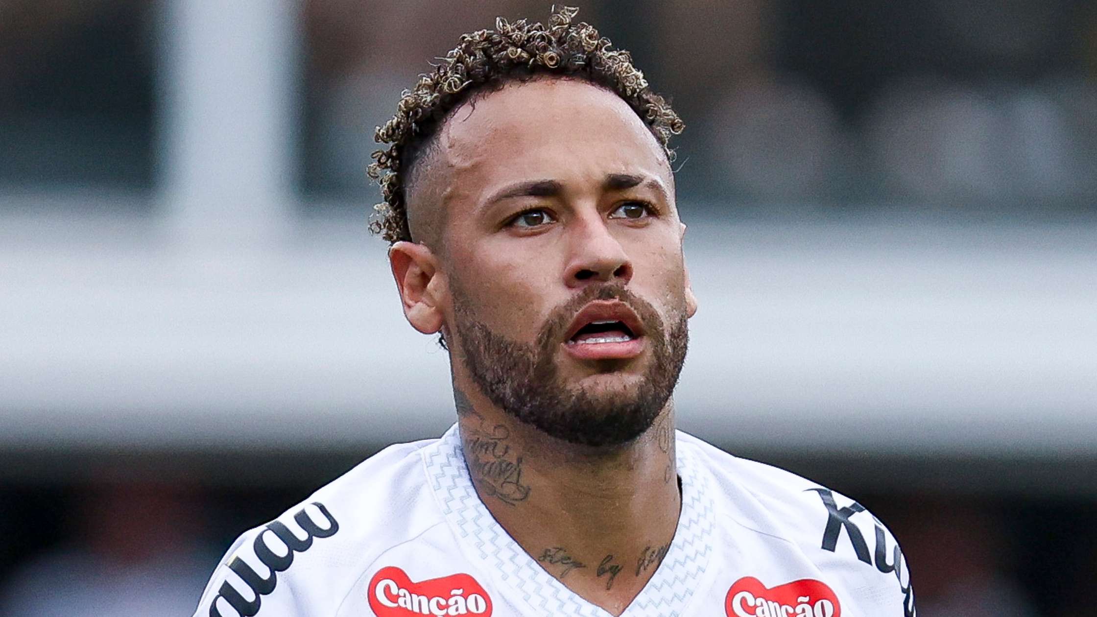 Neymar on the move?! Santos face transfer hijack from rivals  