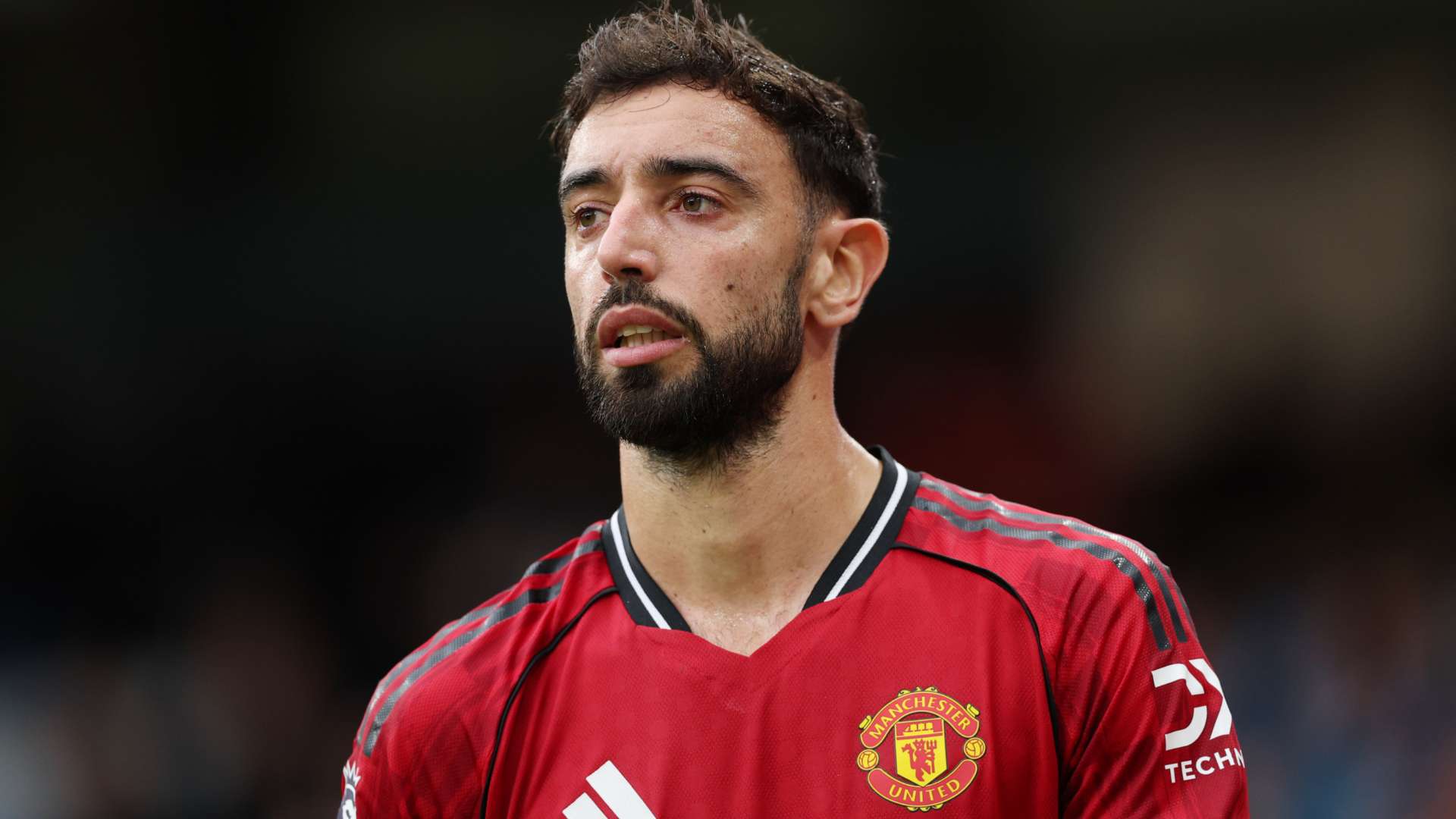 Fernandes makes Man Utd future call with £57m release clause  
