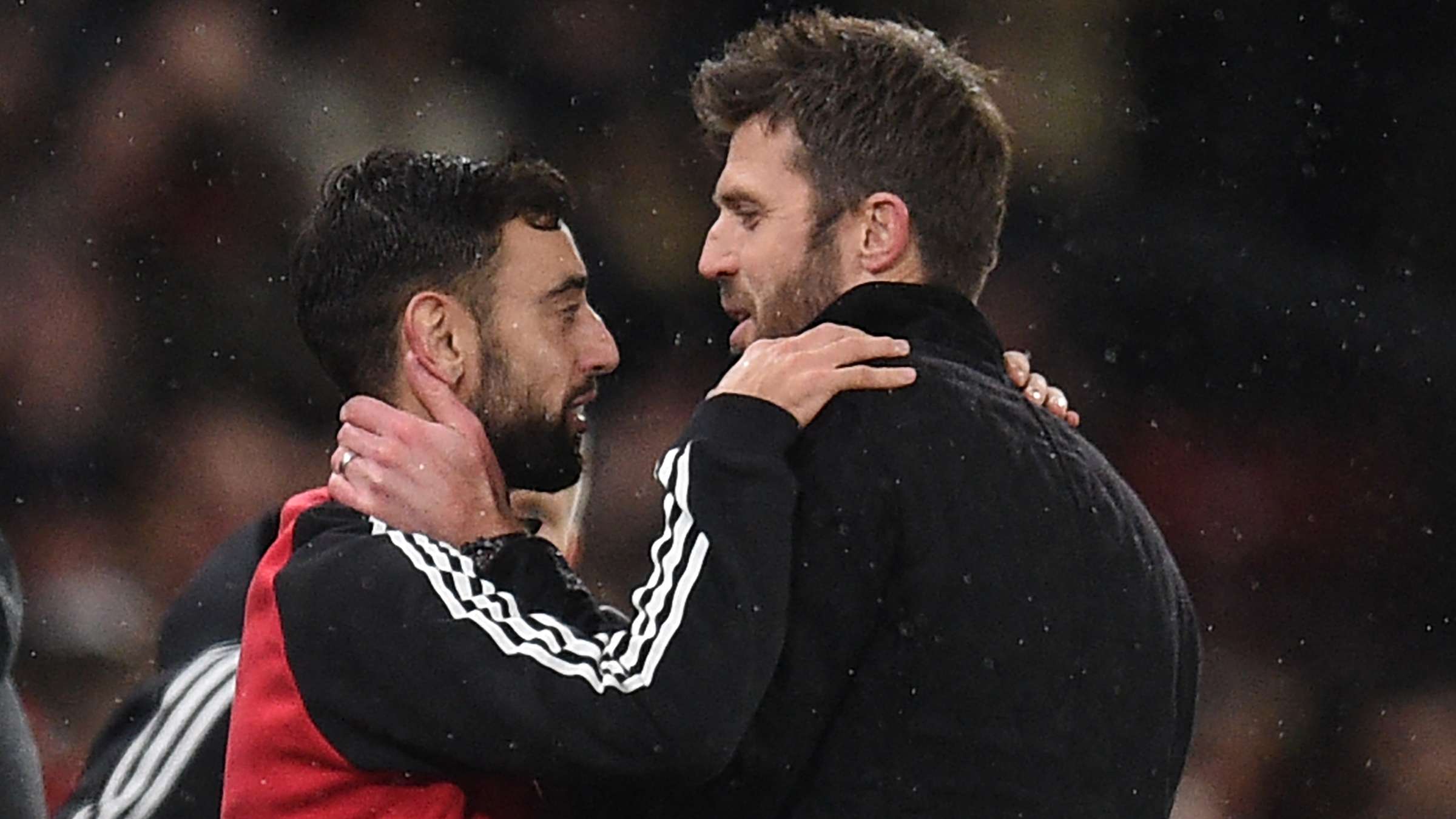 Carrick reveals stance on possible Man Utd exit for Fernandes  