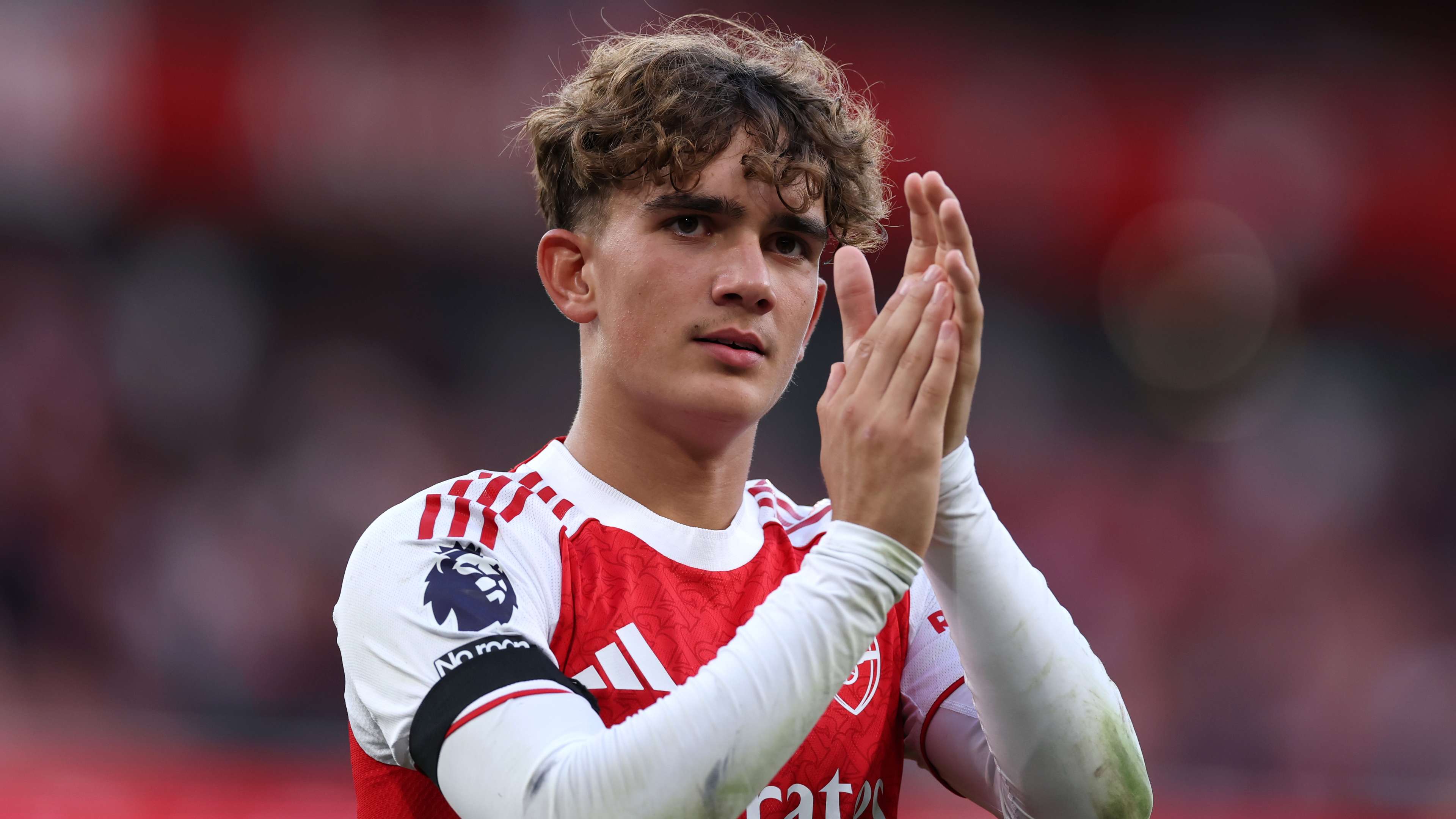 Dowman stays! Arsenal sign wonderkid to pre-contract terms  