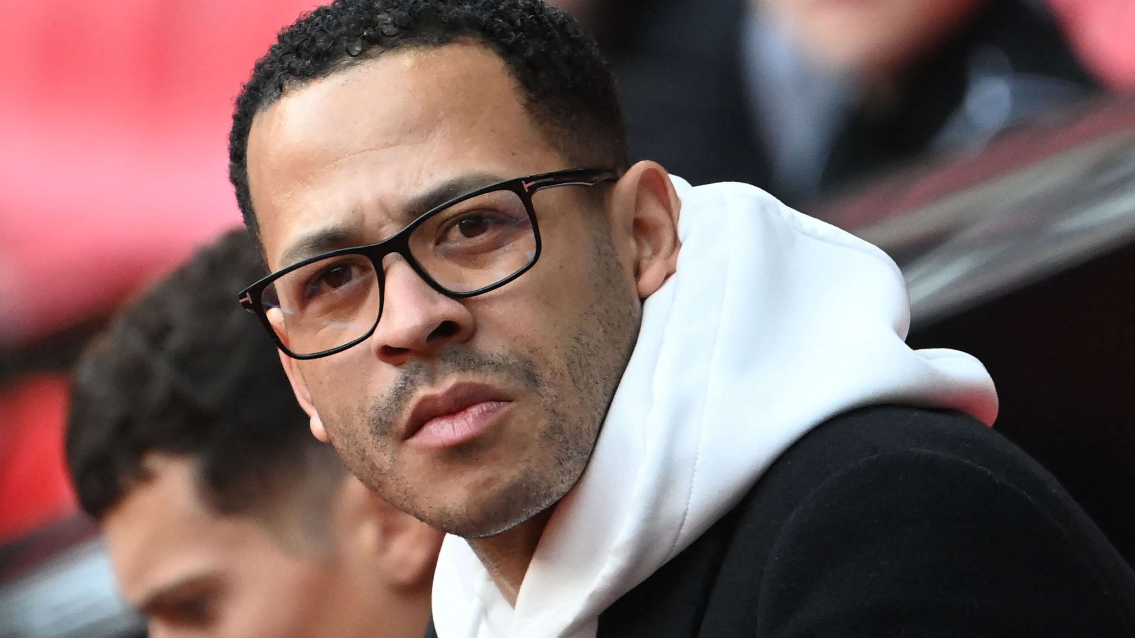 📽️ | Rosenior bats away intense Chelsea questions  