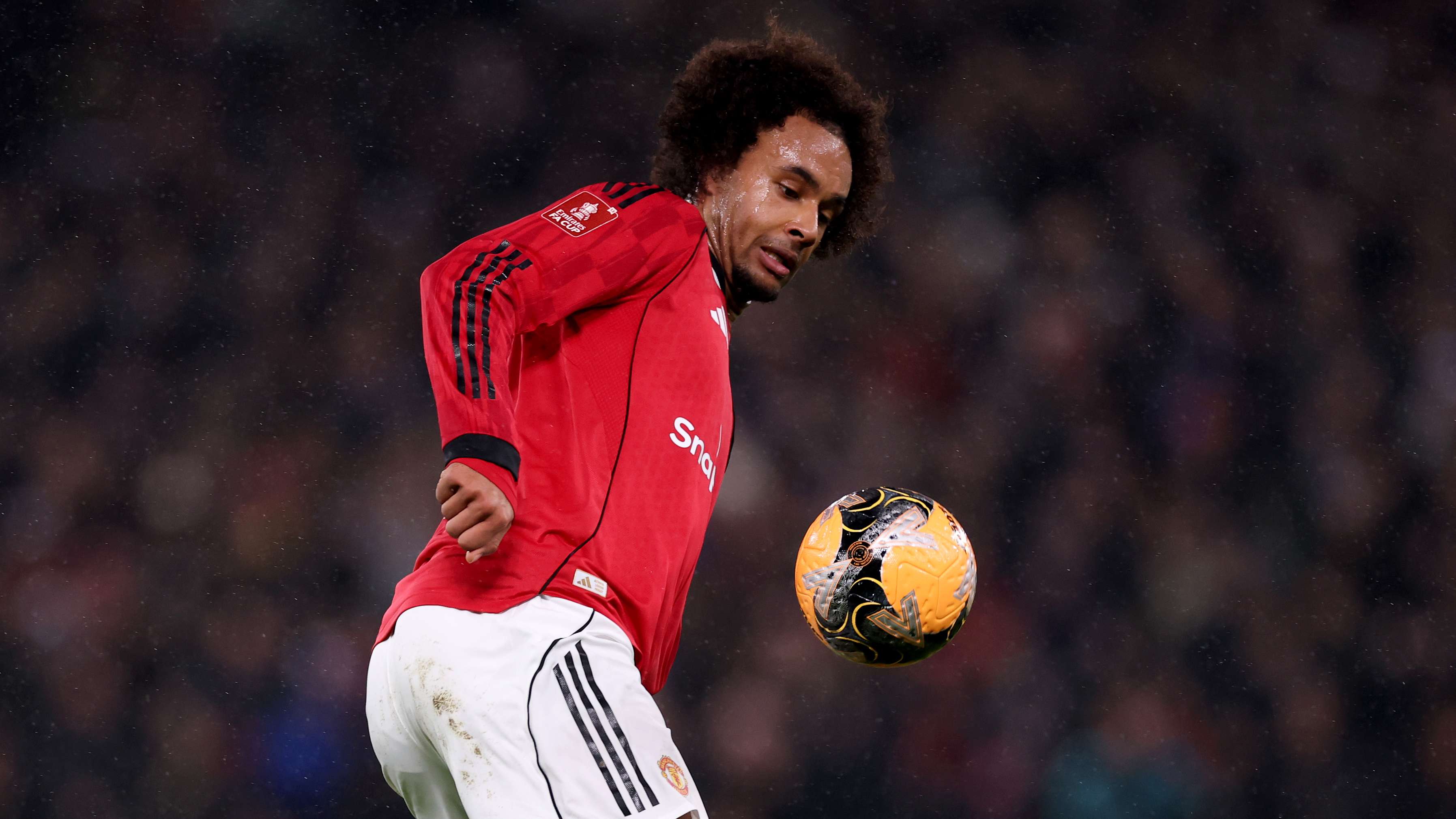 Man Utd's transfer stance on Zirkzee revealed by Roma chief  