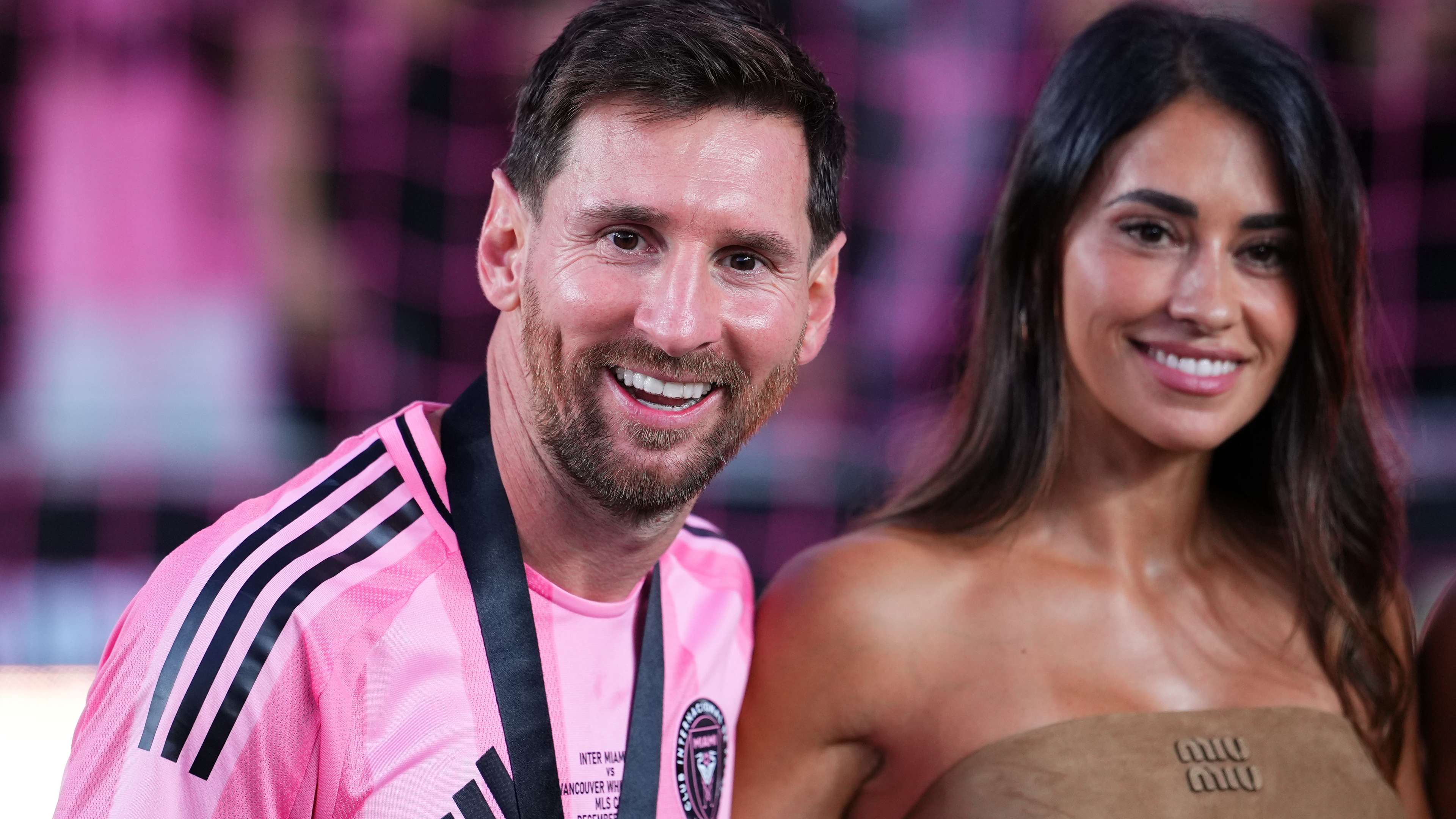 Antonela shows off giant Valentine's Day gift from Messi  