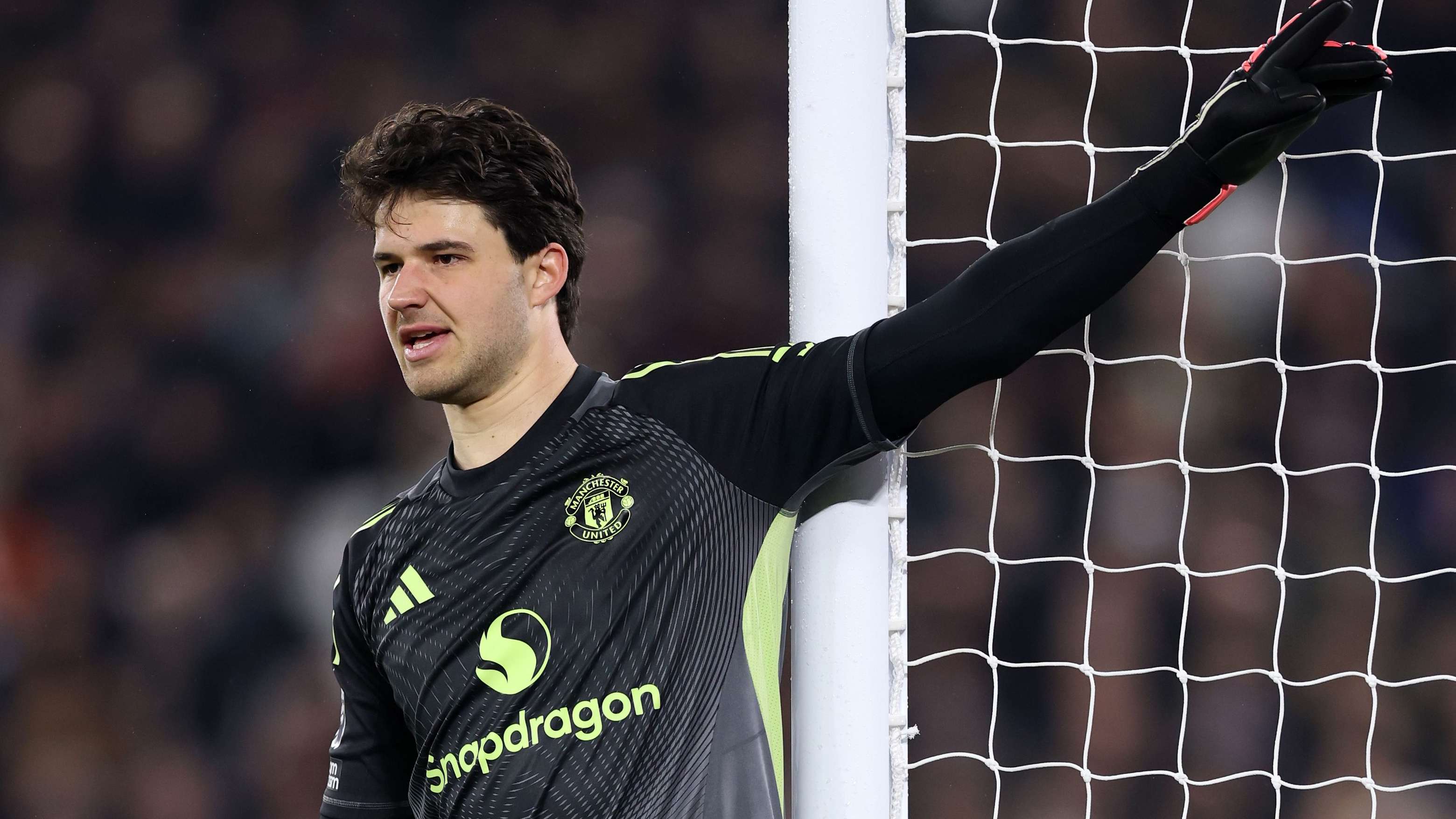 Lammens relishes Premier League 'war' at Man Utd  