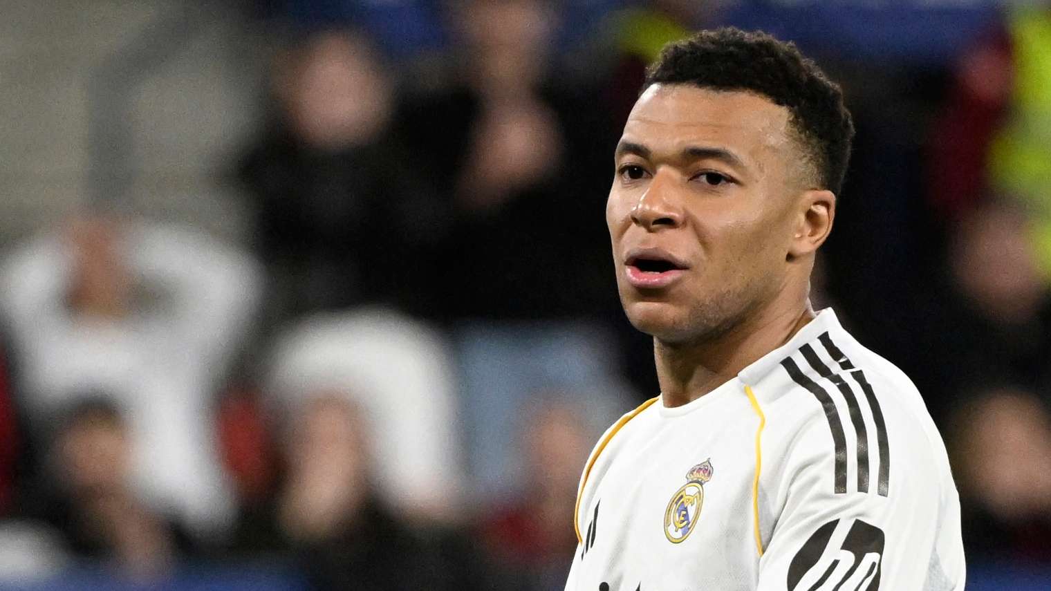Mbappe battling knee injury to avoid surgery  