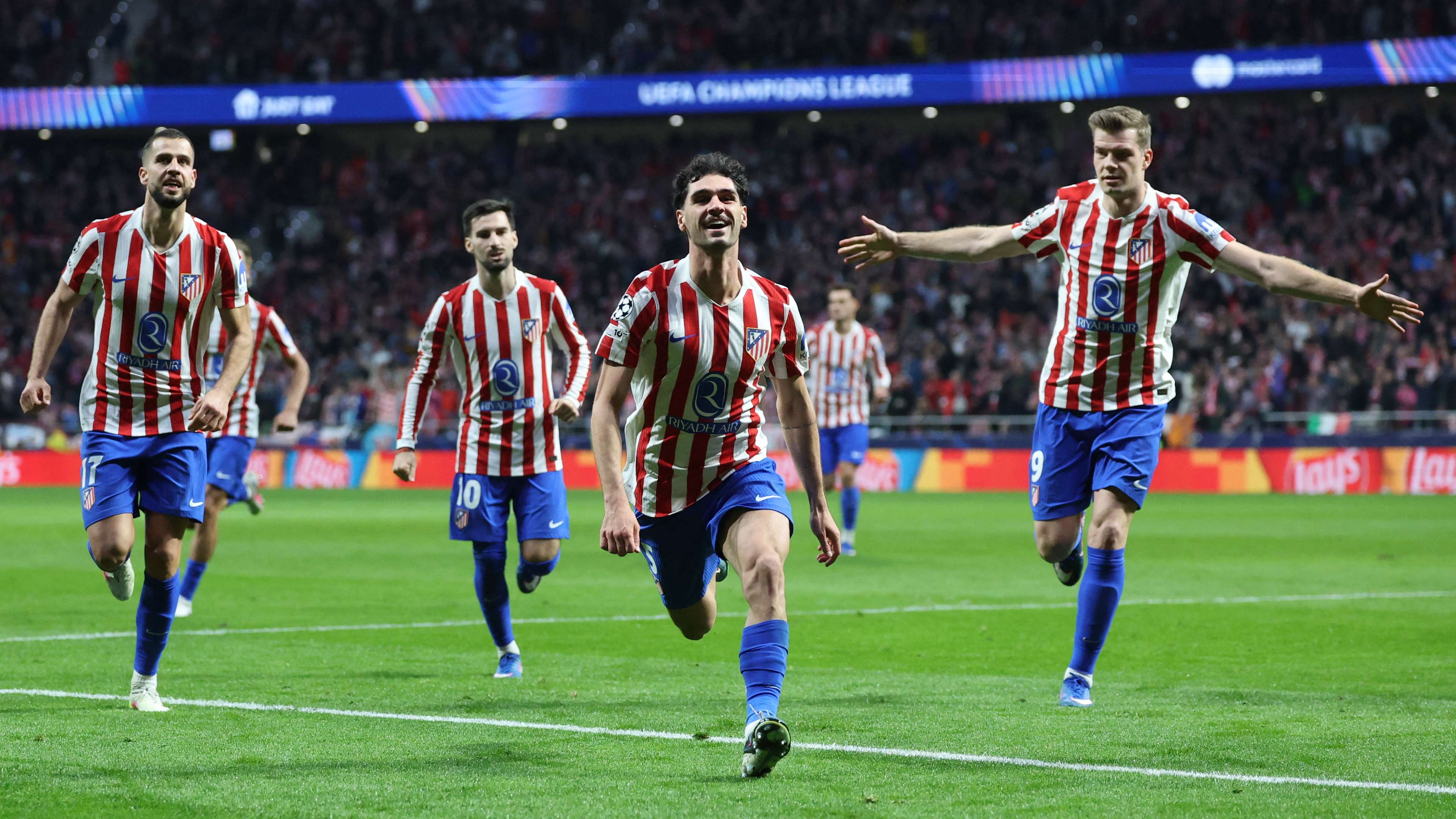 WATCH: USMNT's Cardoso scores Champions League stunner  