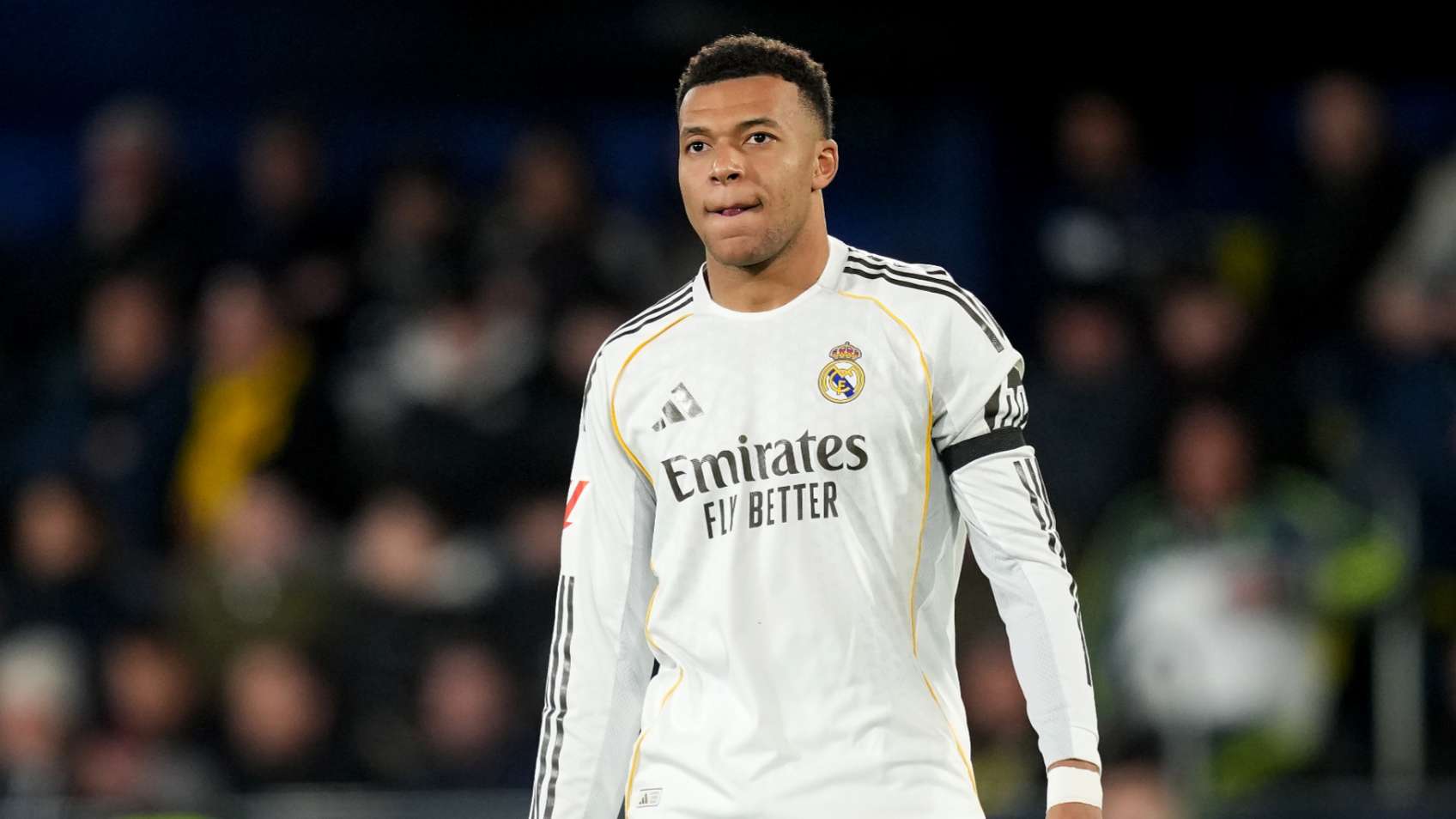The wrong knee?! Real Madrid made bizarre Mbappe injury error  