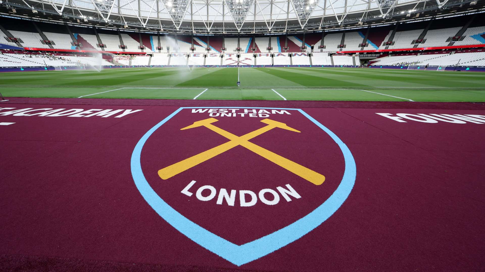 West Ham told why unpopular London Stadium is an ‘amazing place’  