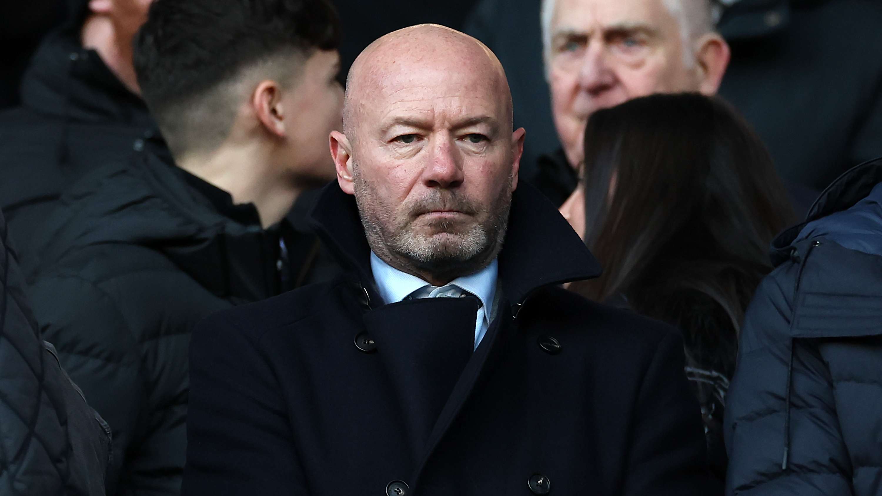 Shearer suffers nasty injuries in biking crash  