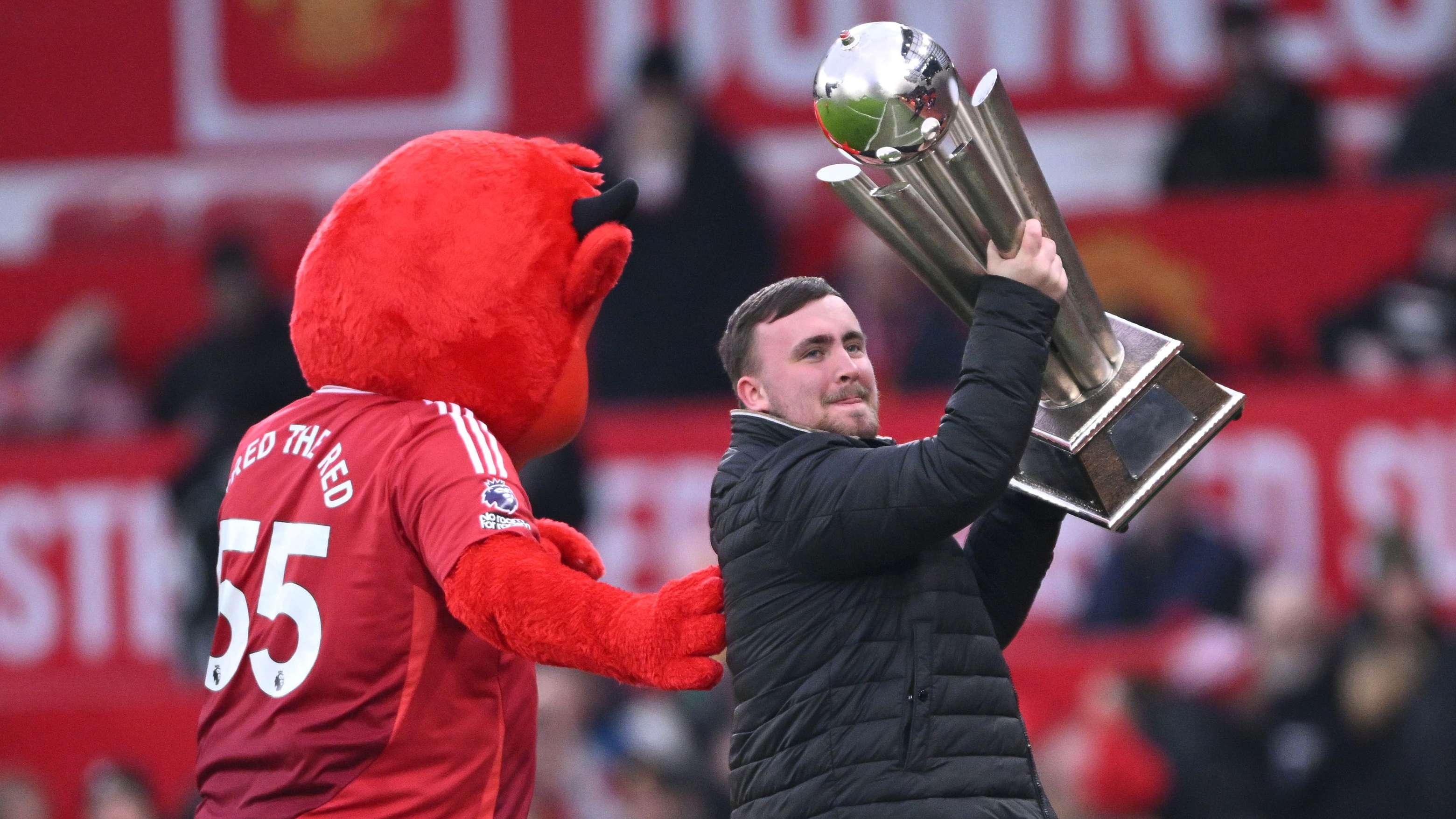Darts superstar Luke Littler lures Bundesliga star to United  