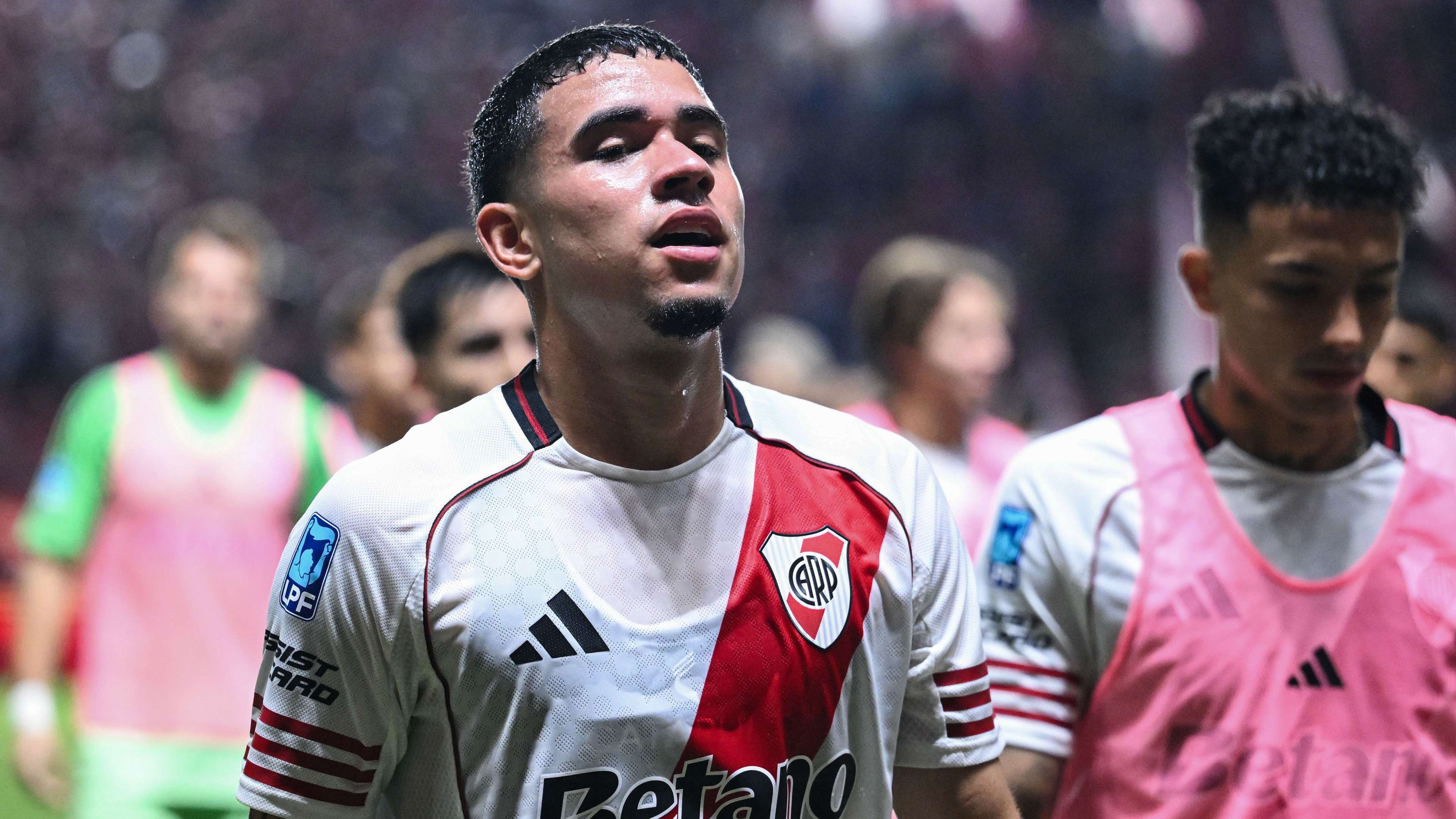 River Plate in the Chelsea universe? Strasbourg in uproar: protest march in London  