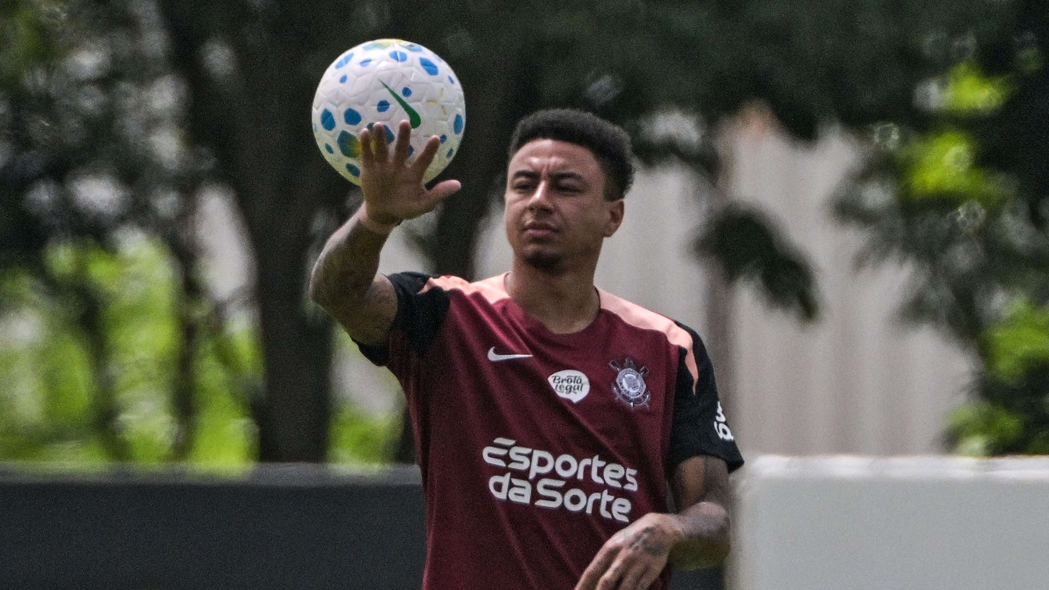 Lingard still faces one key hurdle to Corinthians debut  