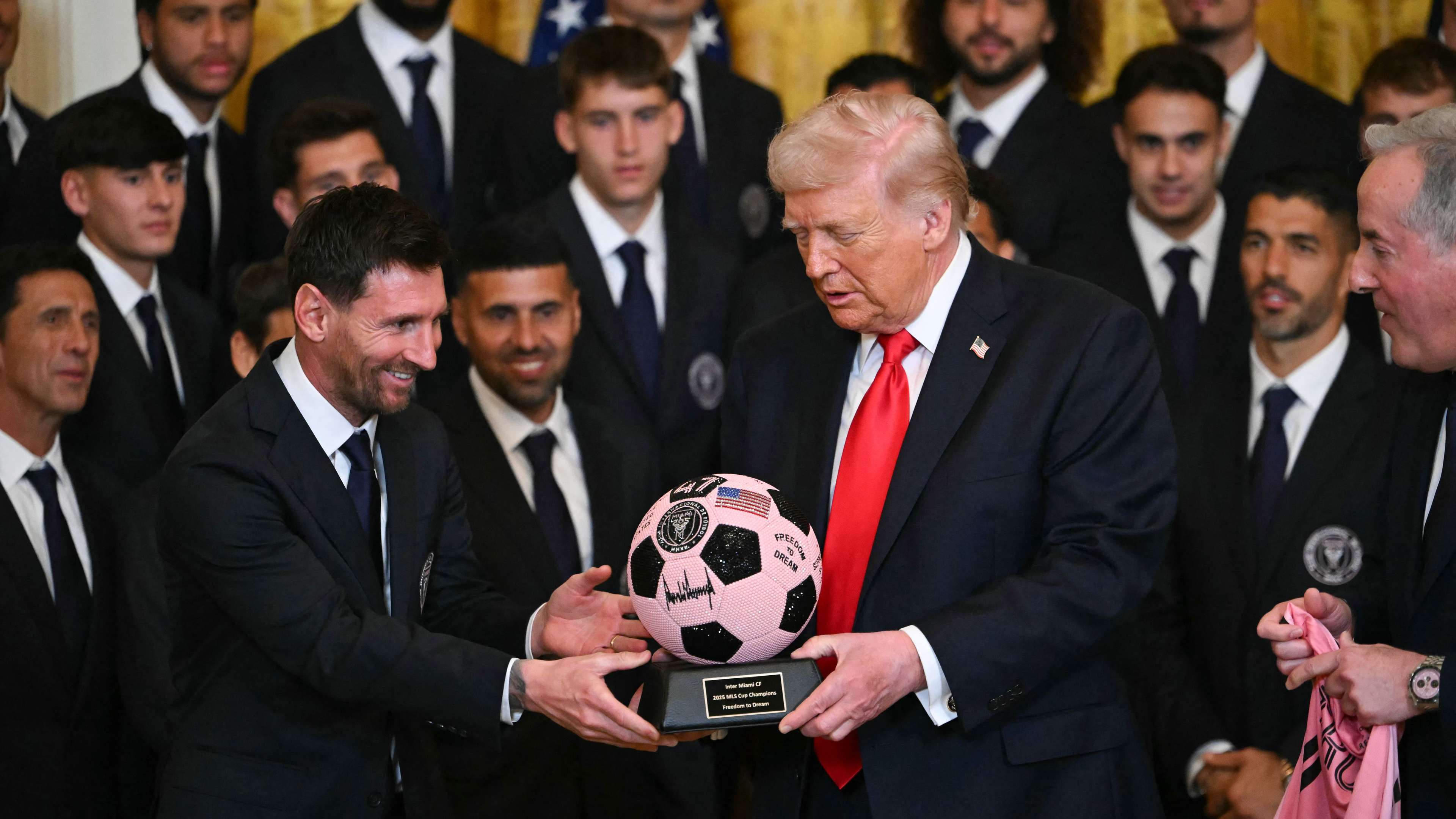 Mascherano defends Messi & Co. after White House visit  